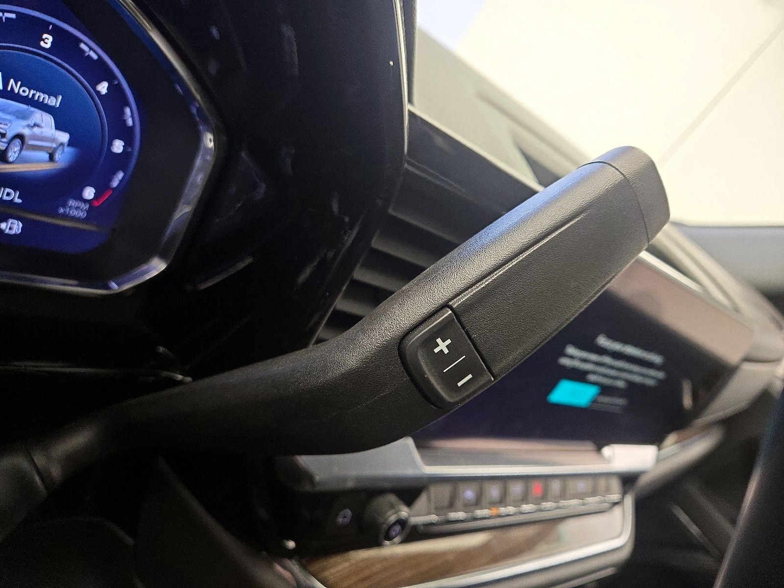 2024 Chevrolet Silverado 1500 LT - Photo 18