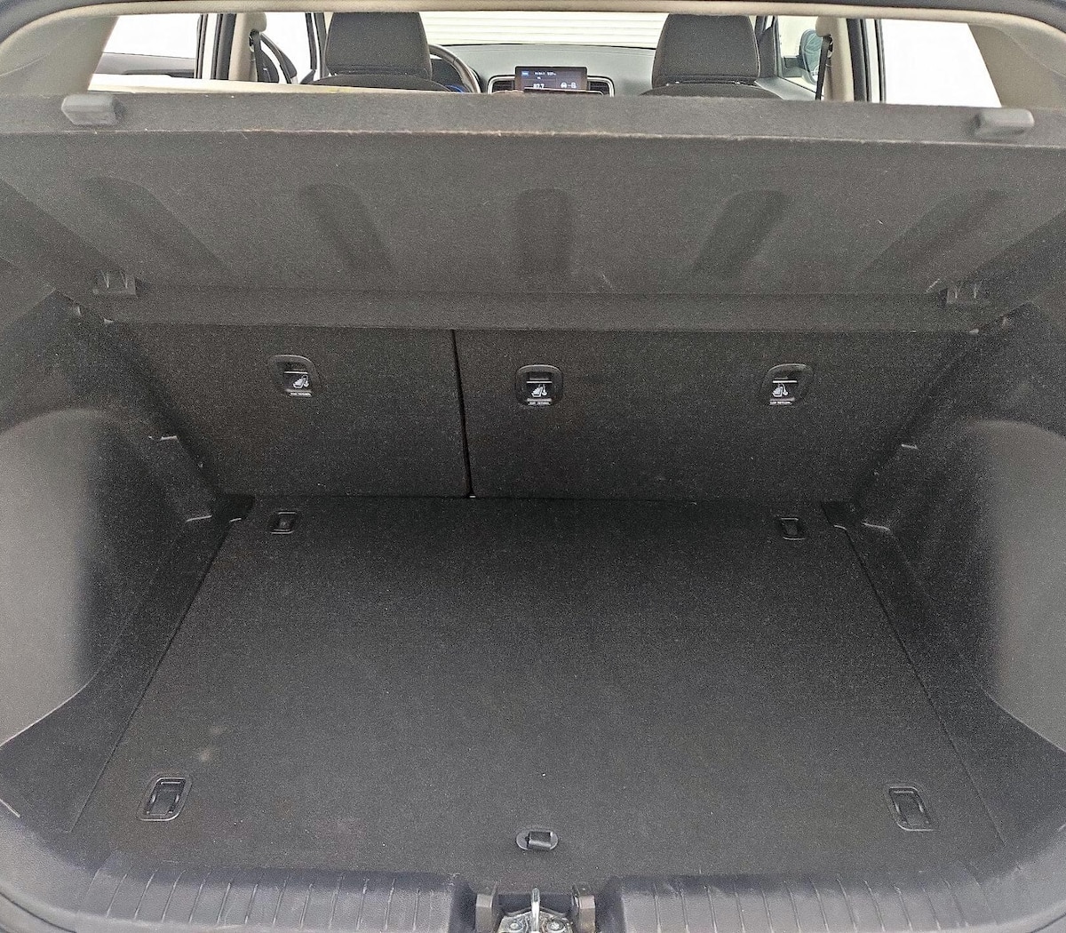Trunk/Cargo (Seats Up)