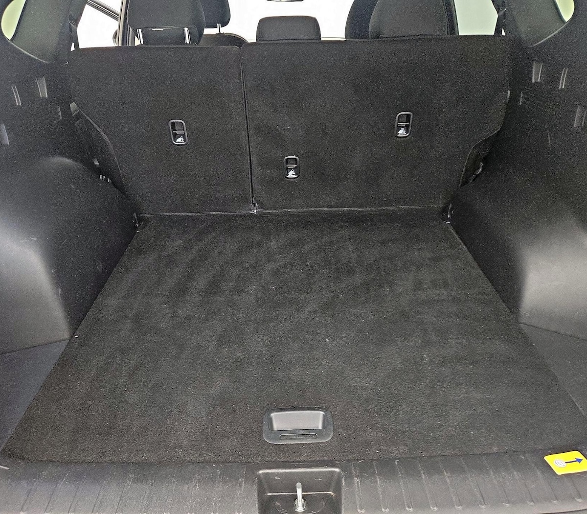 Trunk/Cargo (Seats Up)