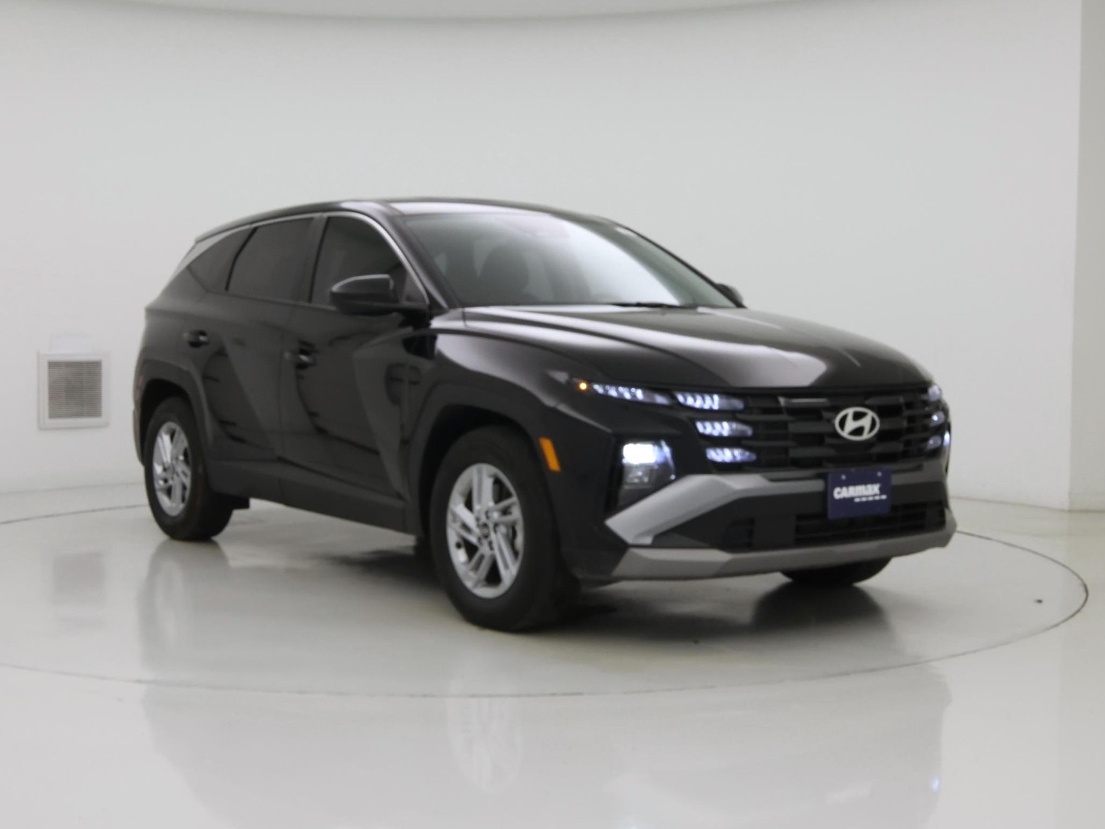 2026 Hyundai Tucson SE - Photo 2