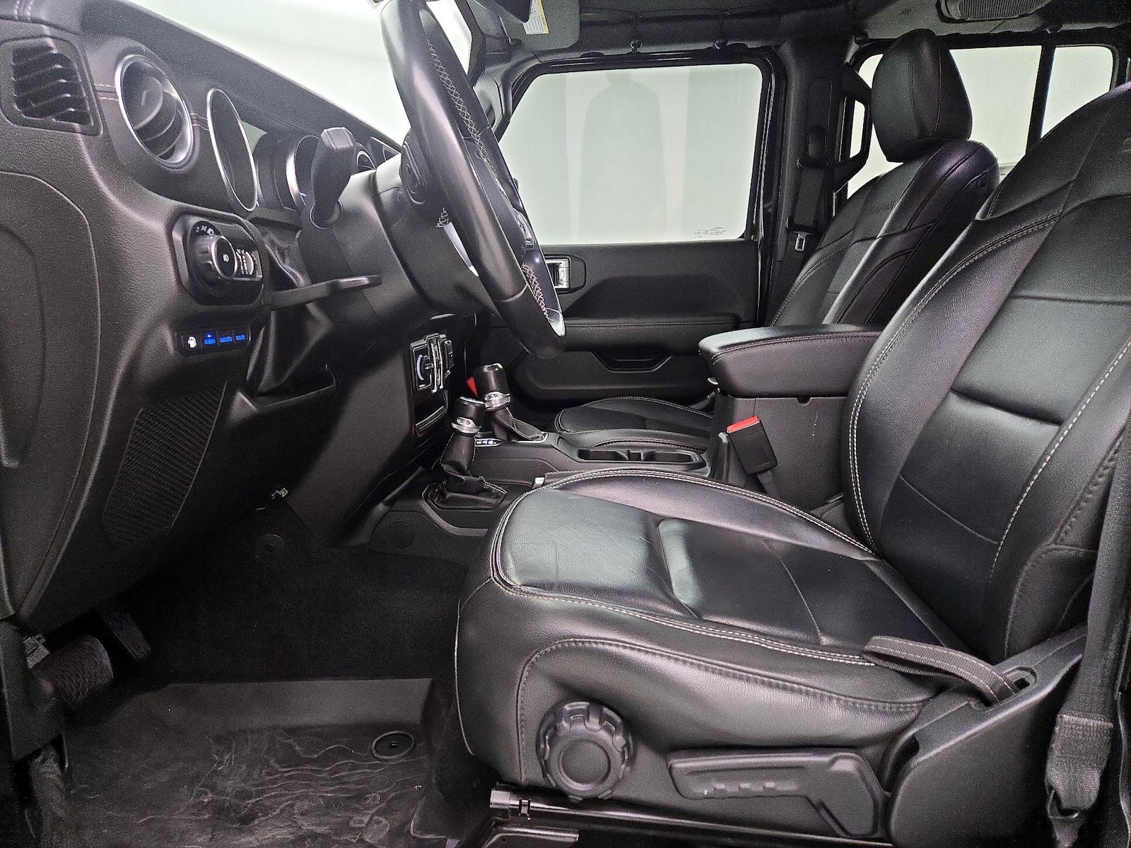 Leather Seats & Side Airbags