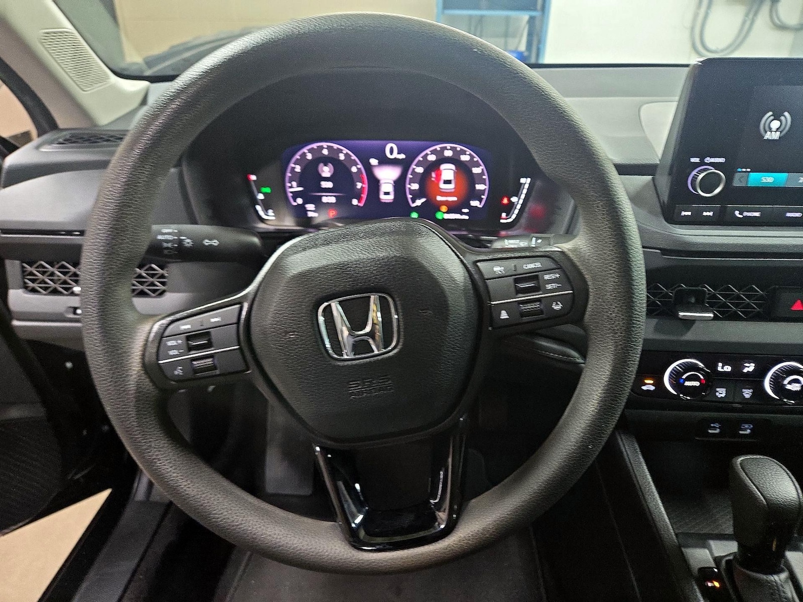 2025 Honda Accord SE - Photo 11