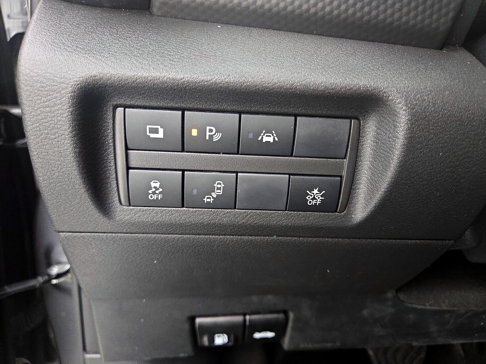 2025 Nissan KICKS PLAY Base - Photo 14