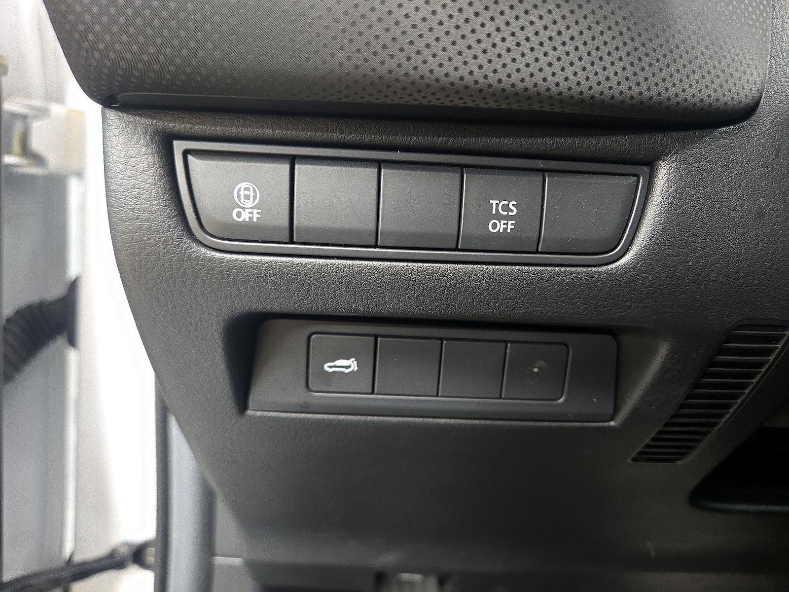 2025 Mazda CX-50 Premium - Photo 14