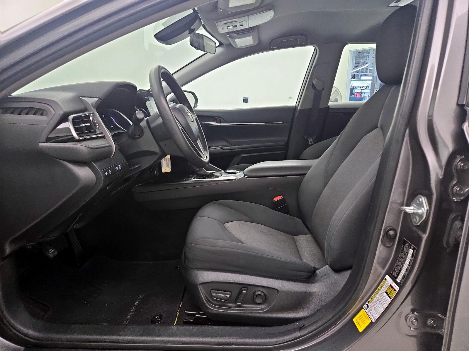 Power Seat(s) & Side Airbags