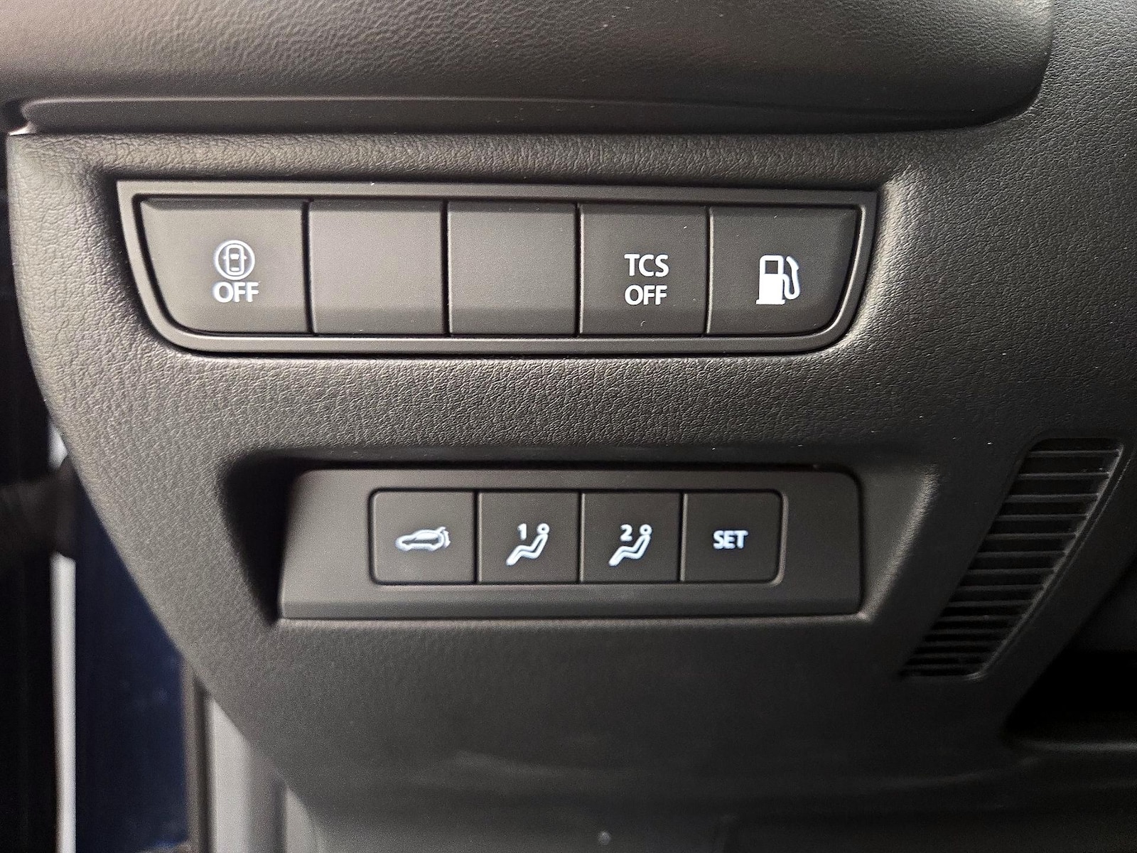 2025 Mazda CX-50 Premium - Photo 14