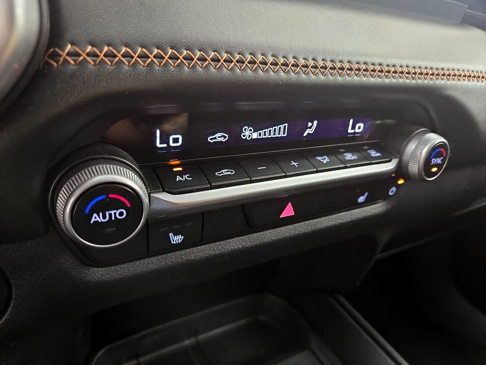 2025 Mazda CX-50 Premium - Photo 17