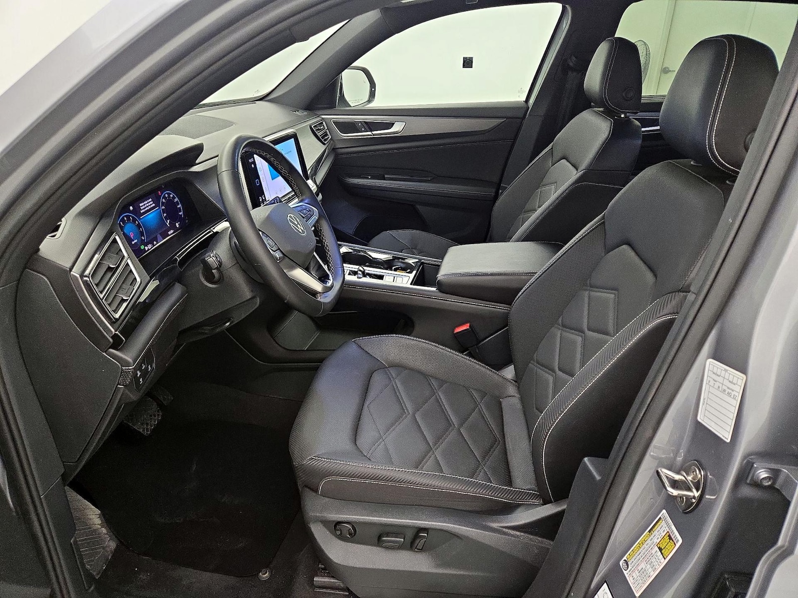 2025 Volkswagen Atlas Cross Sport SE w/Tech - Photo 12