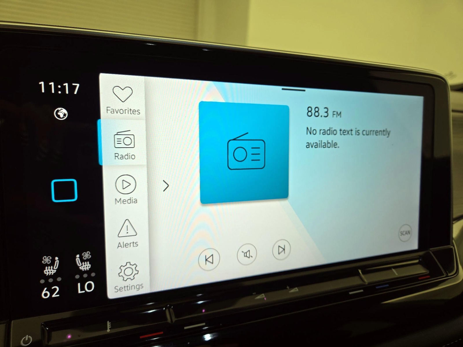 2025 Volkswagen Atlas Cross Sport SE w/Tech - Photo 16