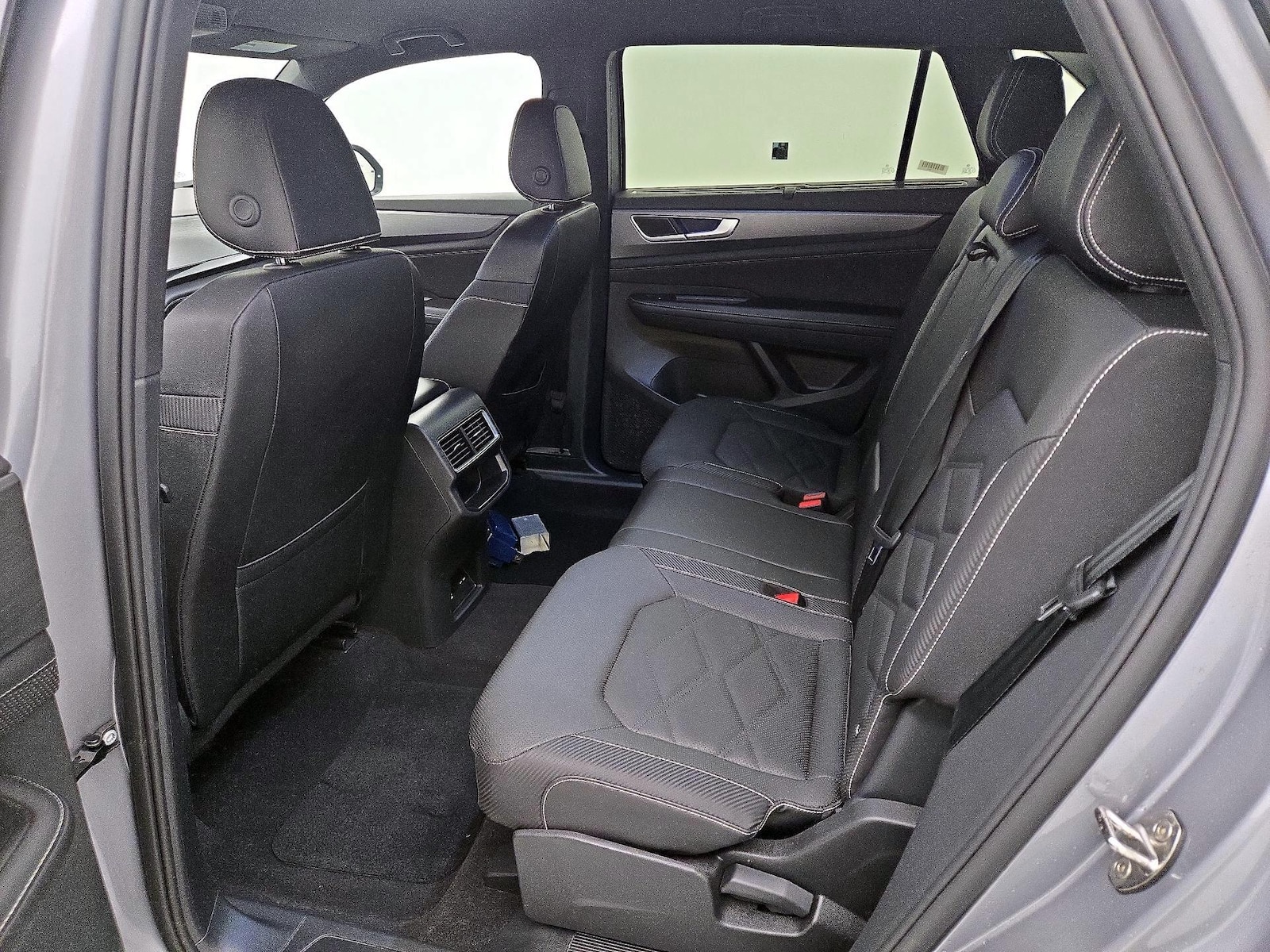 2025 Volkswagen Atlas Cross Sport SE w/Tech - Photo 20