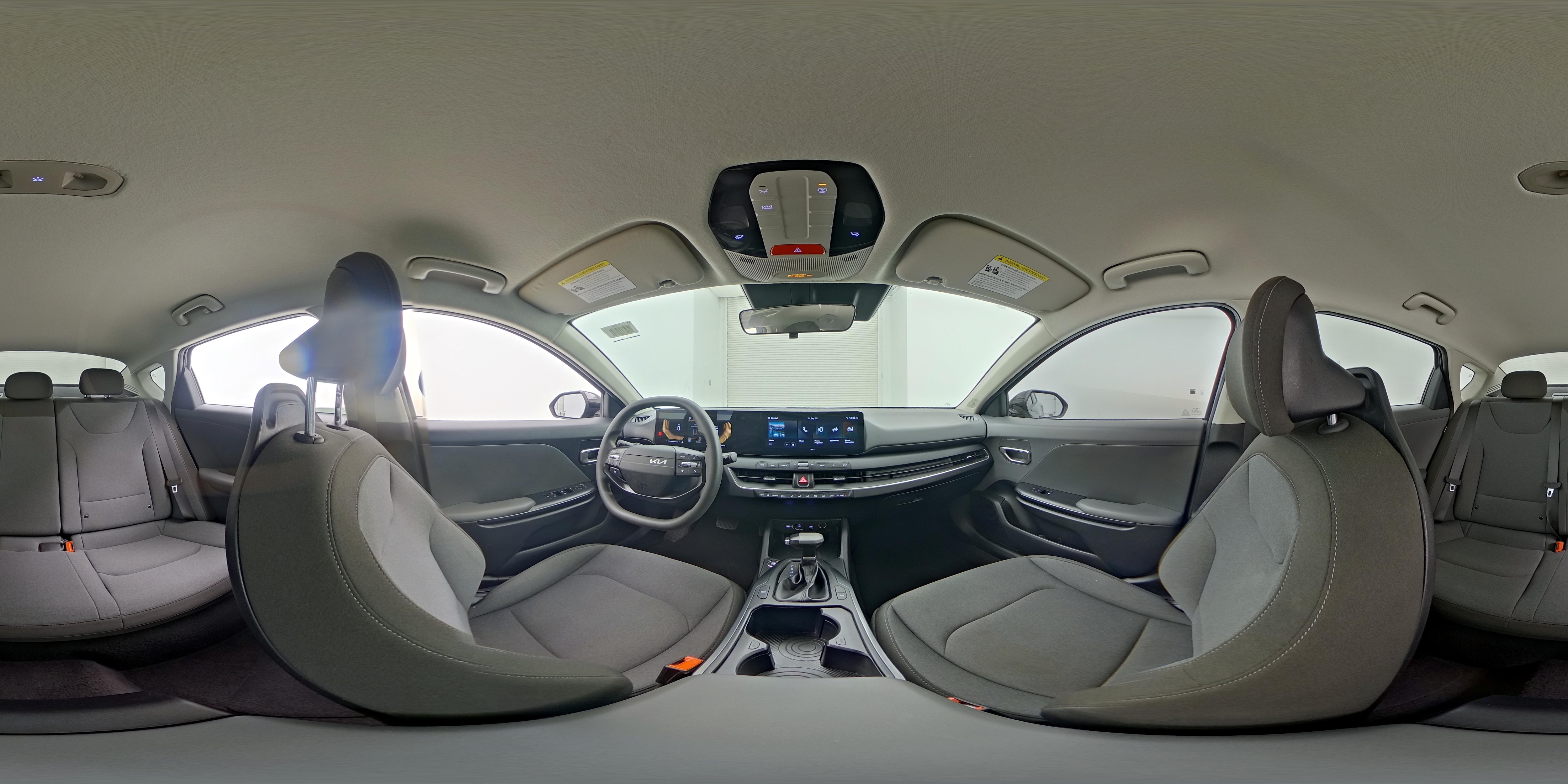 2025 Kia K4 LXS - Photo 24