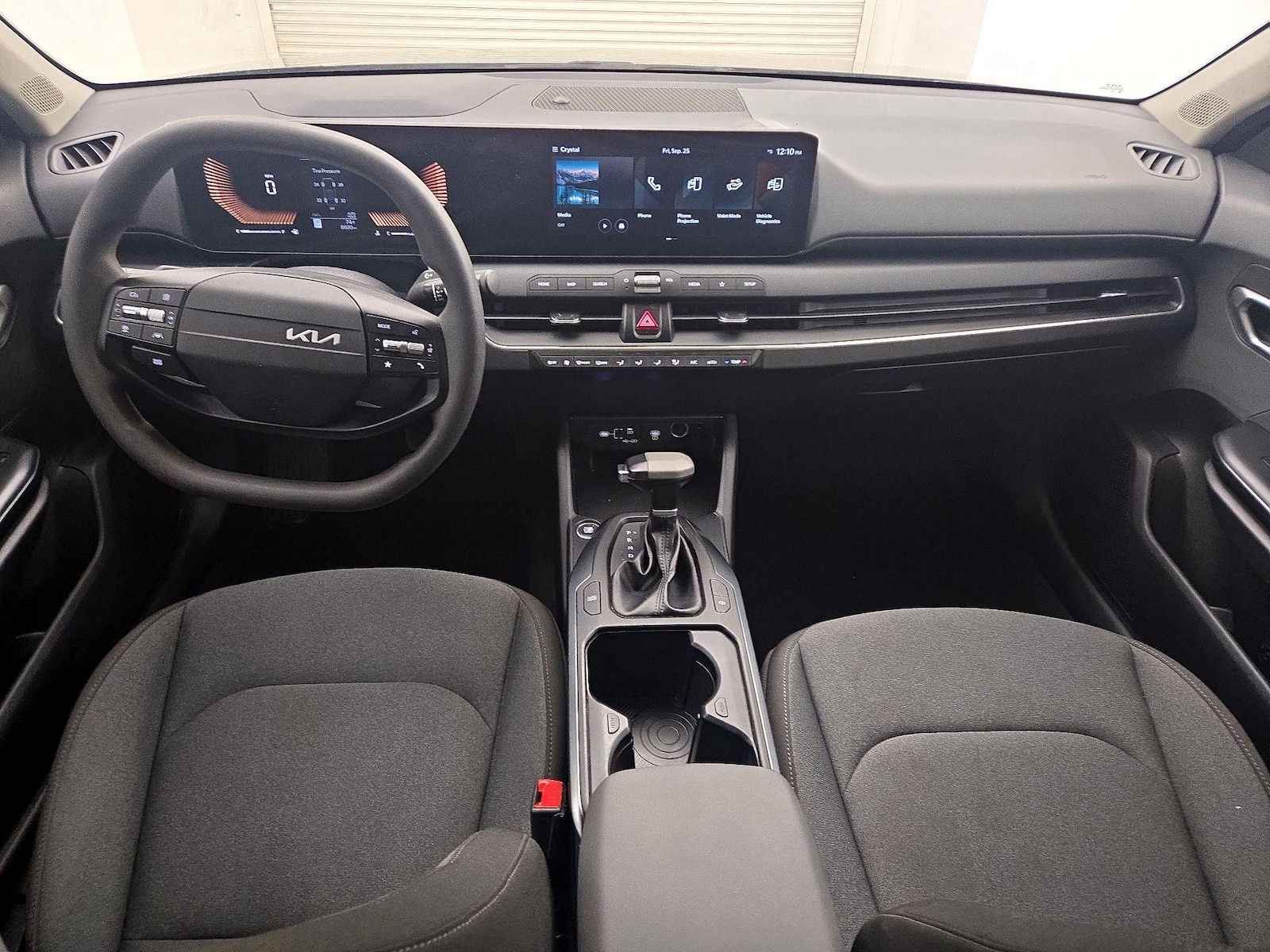2025 Kia K4 LXS - Photo 10