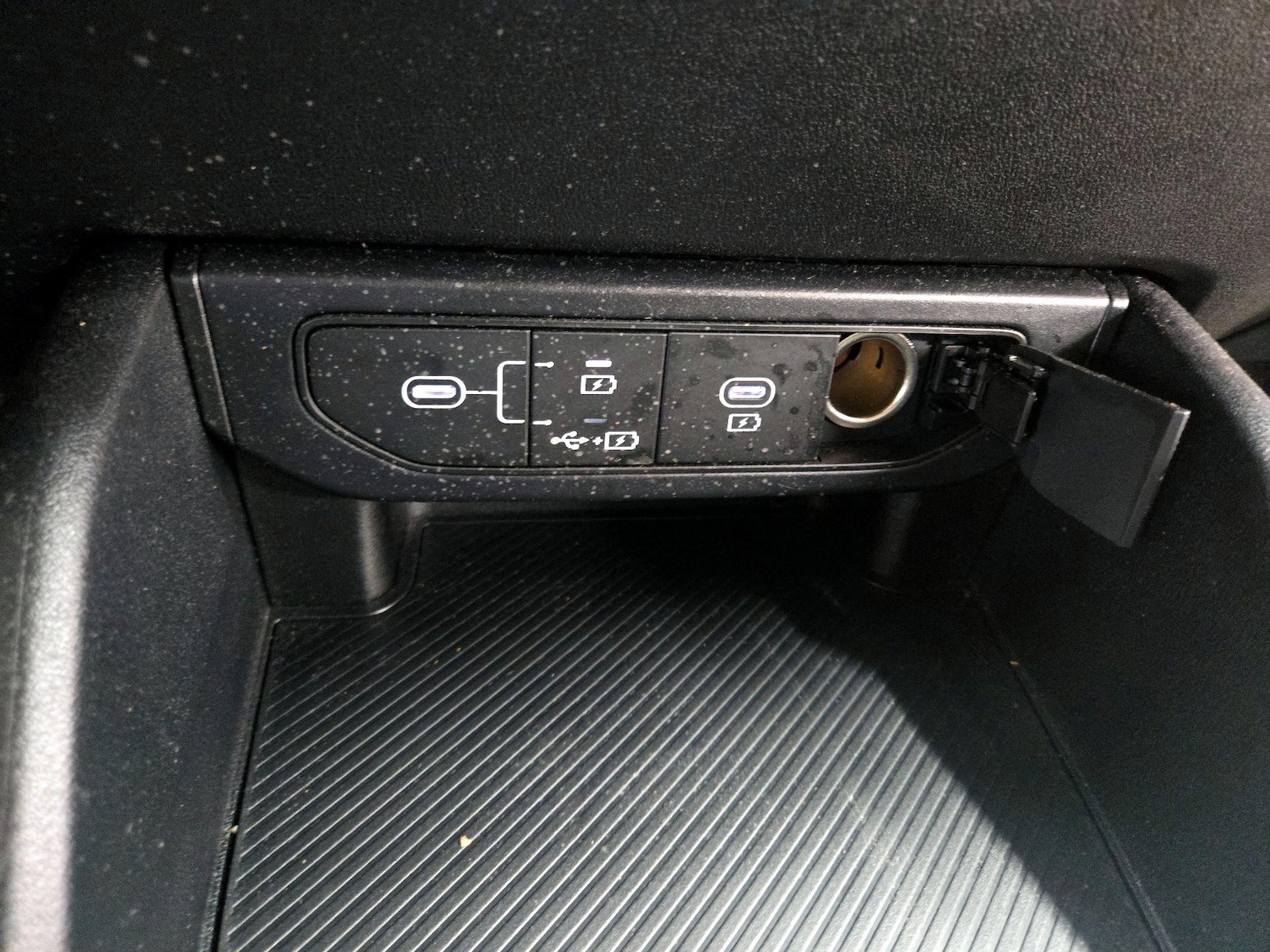 2025 Kia K4 LXS - Photo 19