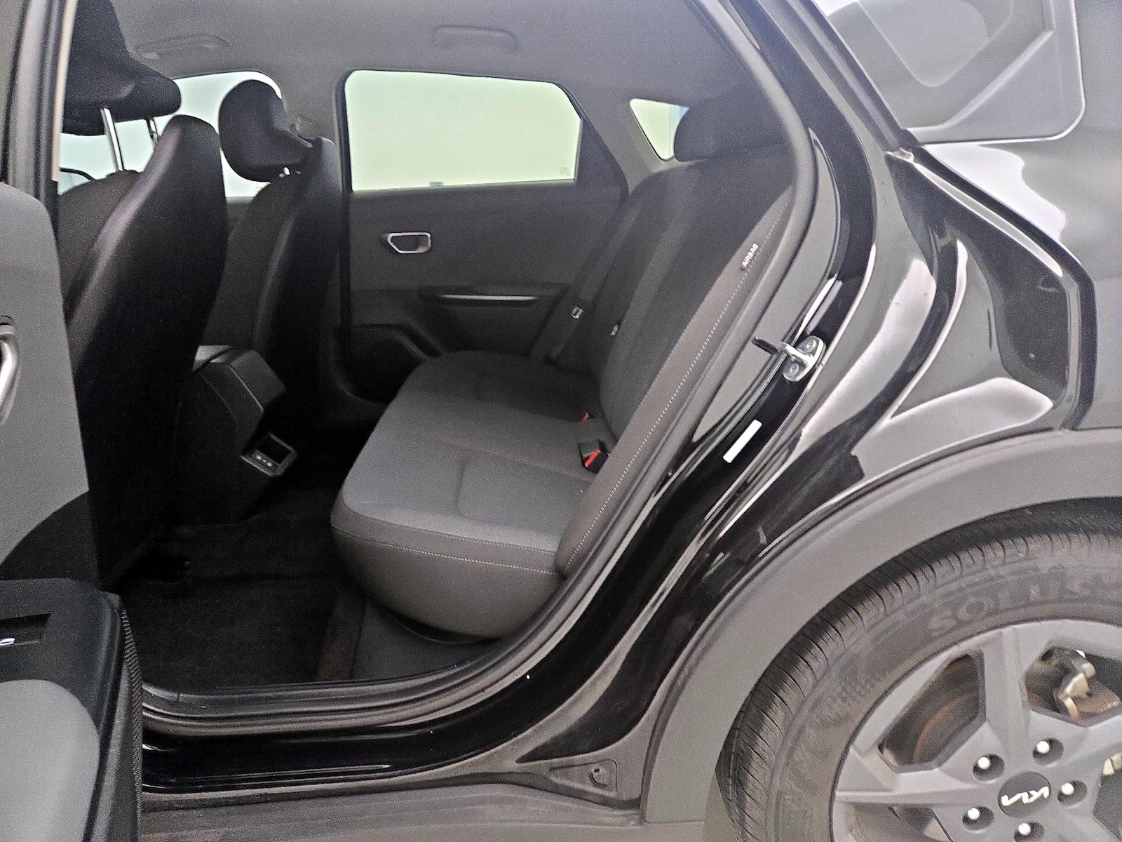2025 Kia K4 LXS - Photo 20