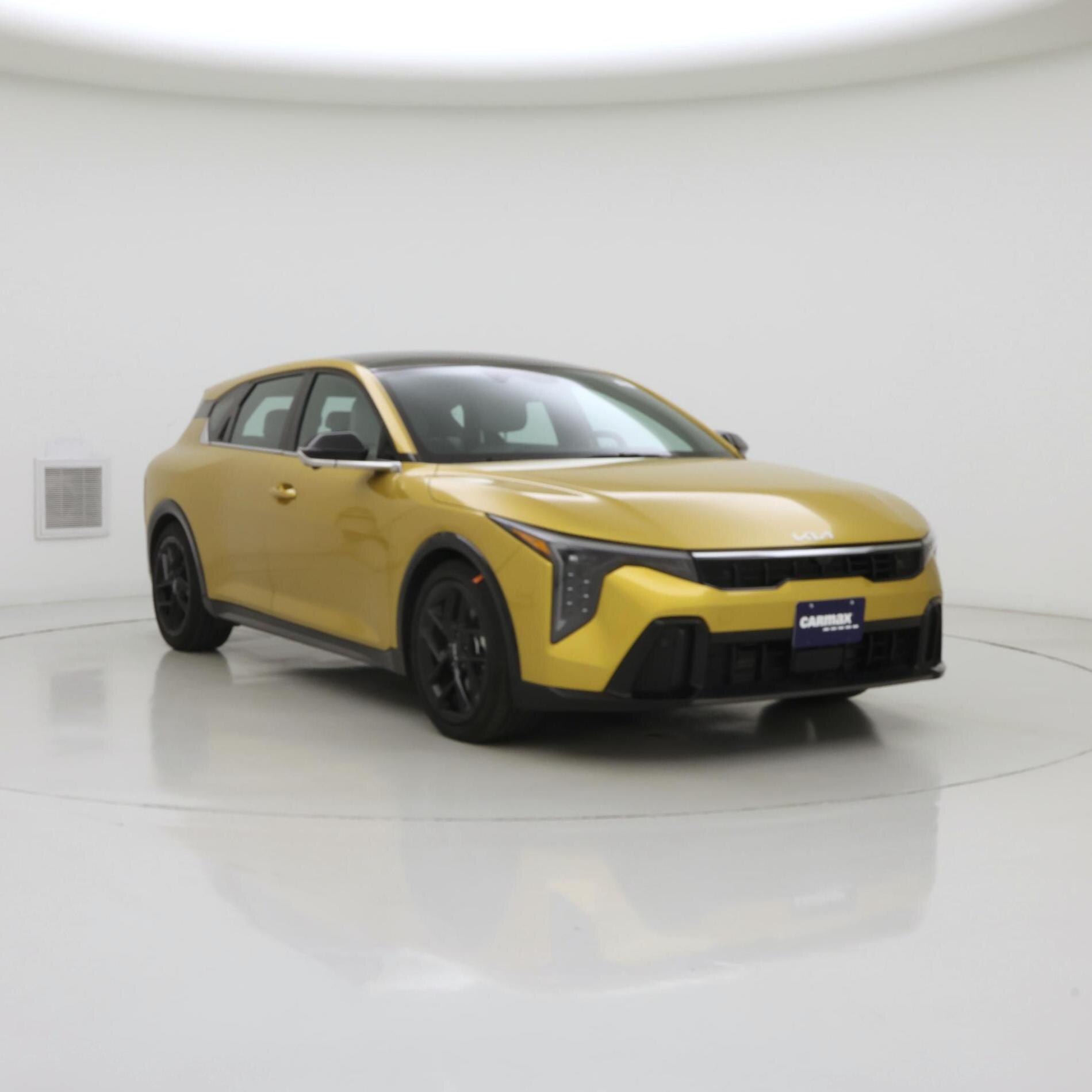 Gold 2026 Kia K4 Hatchback Hatchback Front-Wheel Drive Automatic