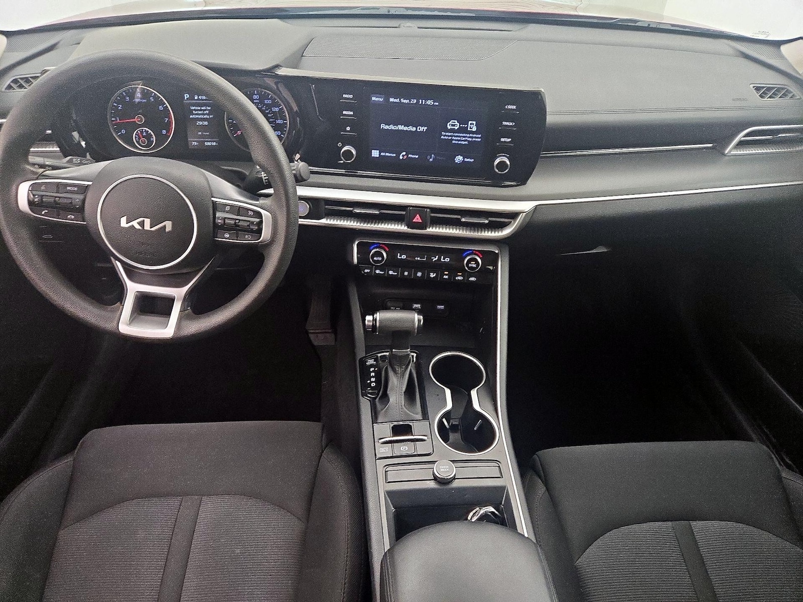 2023 Kia K5 LXS - Photo 10