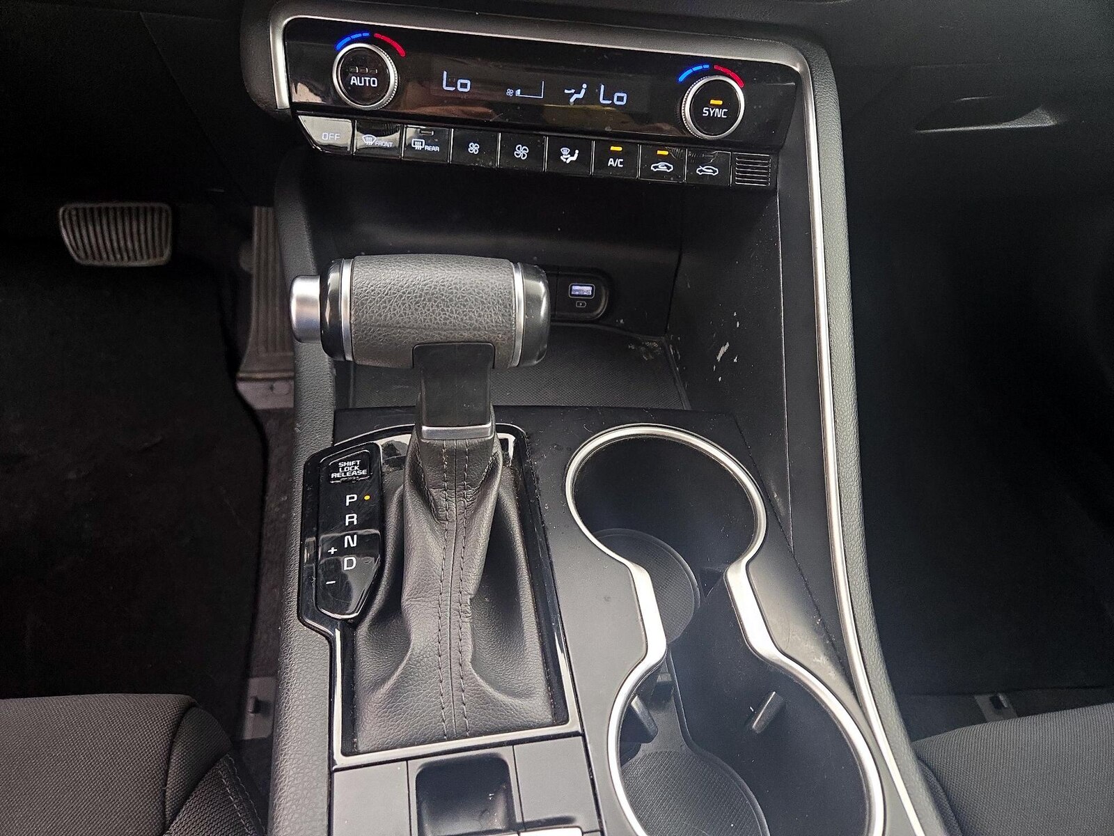 2023 Kia K5 LXS - Photo 18
