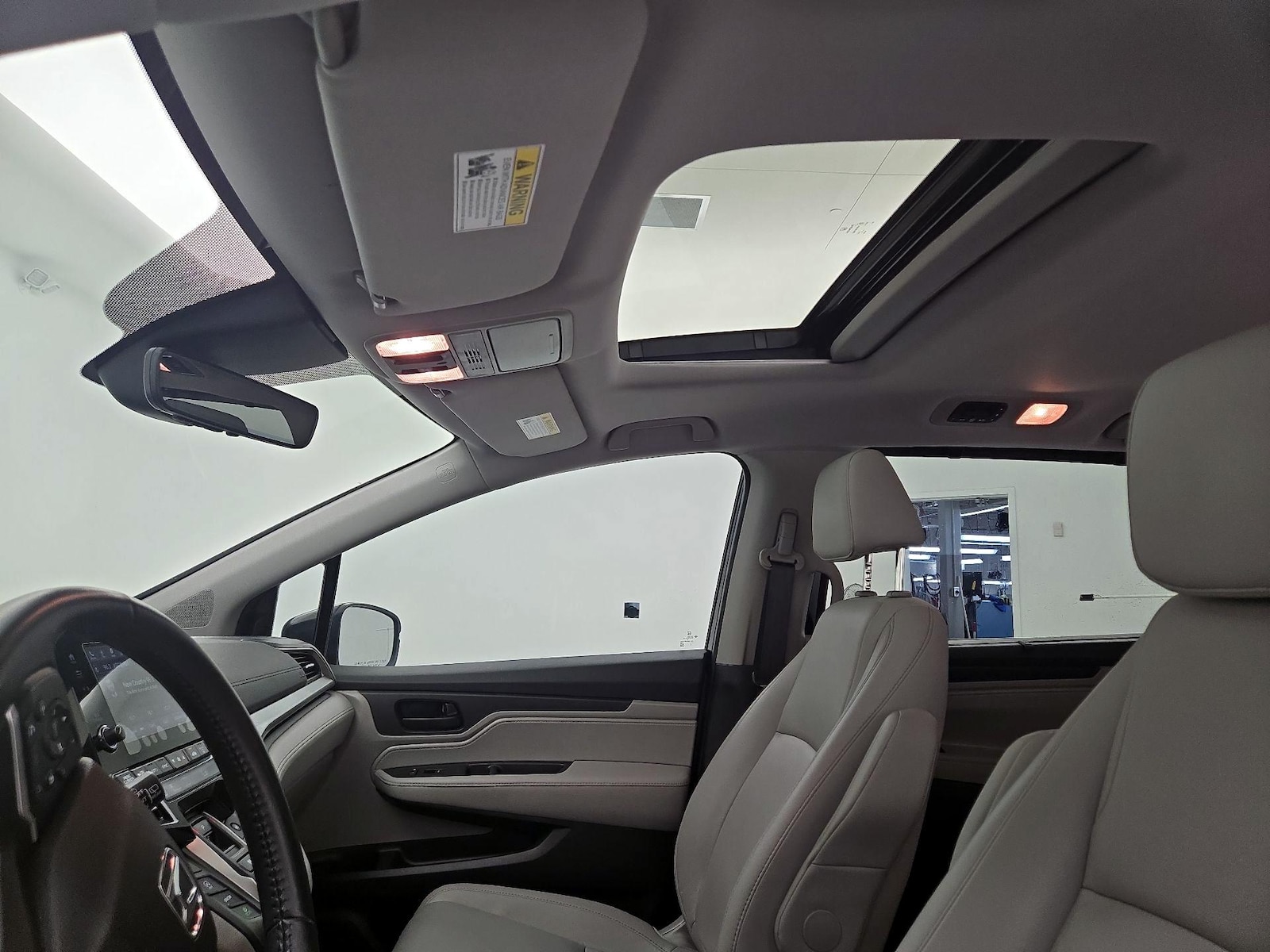 Sunroof(s) & Overhead Airbags
