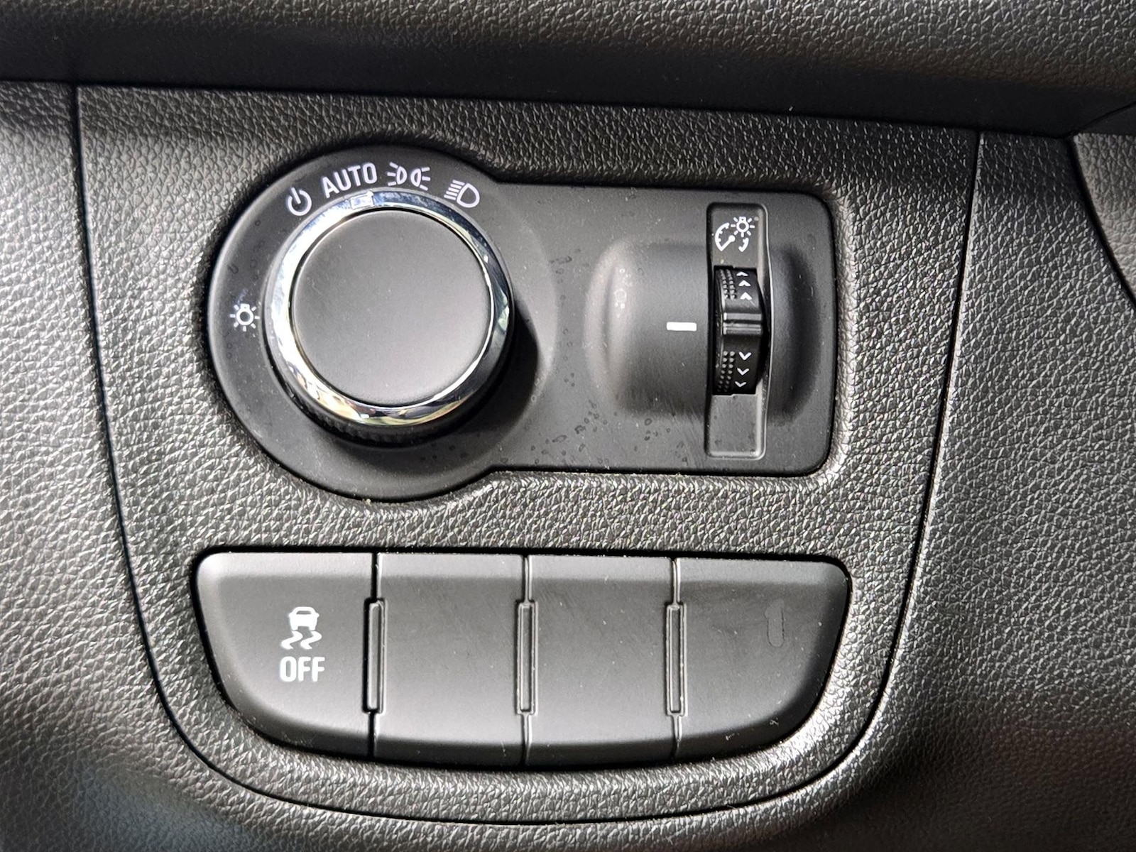 2021 Chevrolet Spark LS - Photo 14