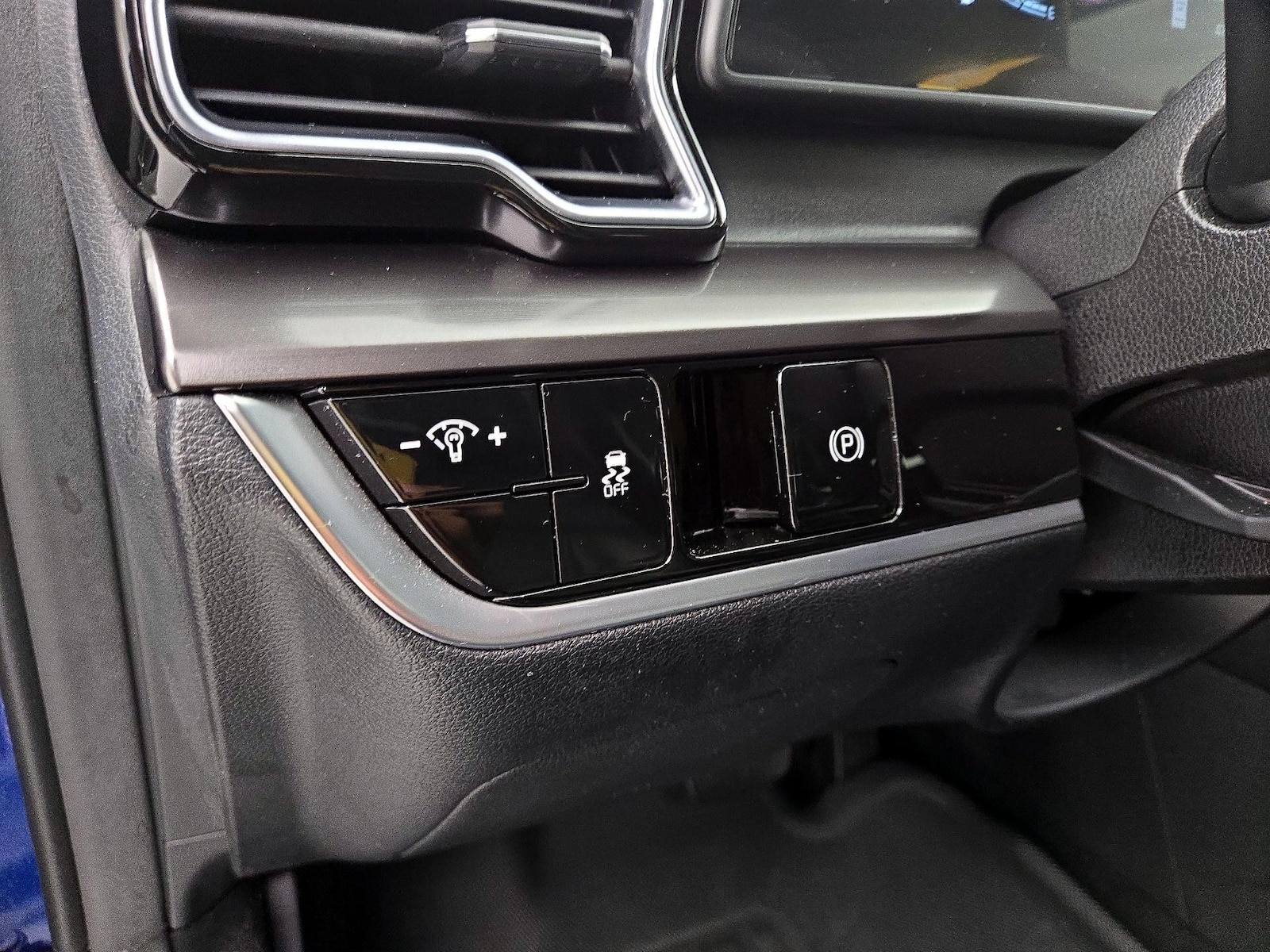 2024 Kia Sportage EX - Photo 14