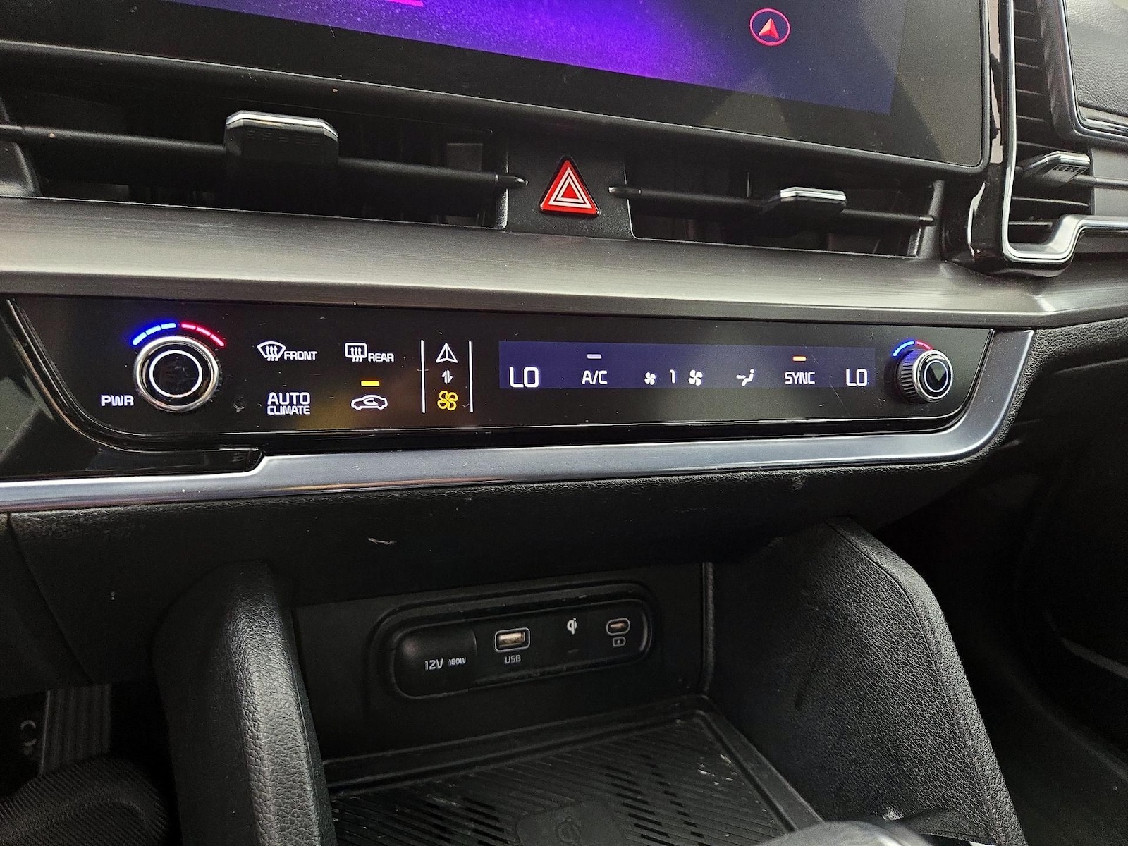 2024 Kia Sportage EX - Photo 18