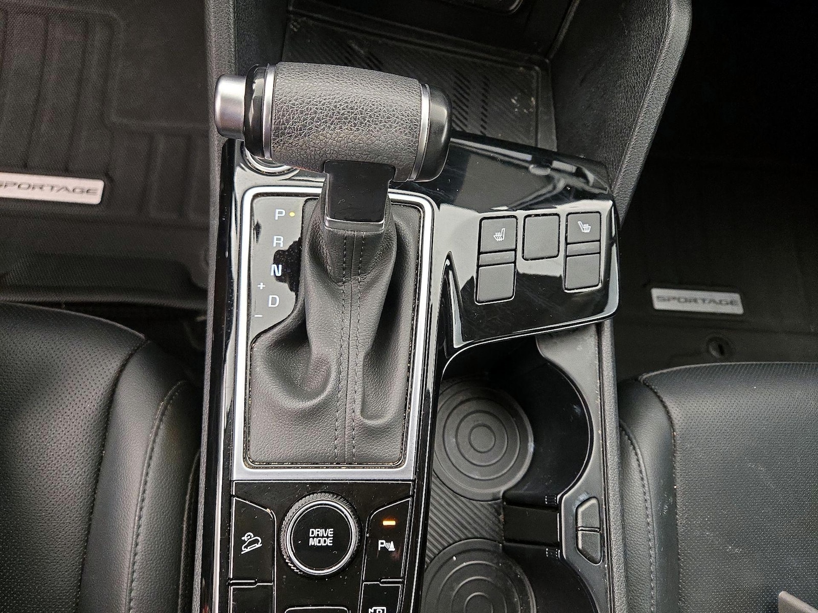 2024 Kia Sportage EX - Photo 19