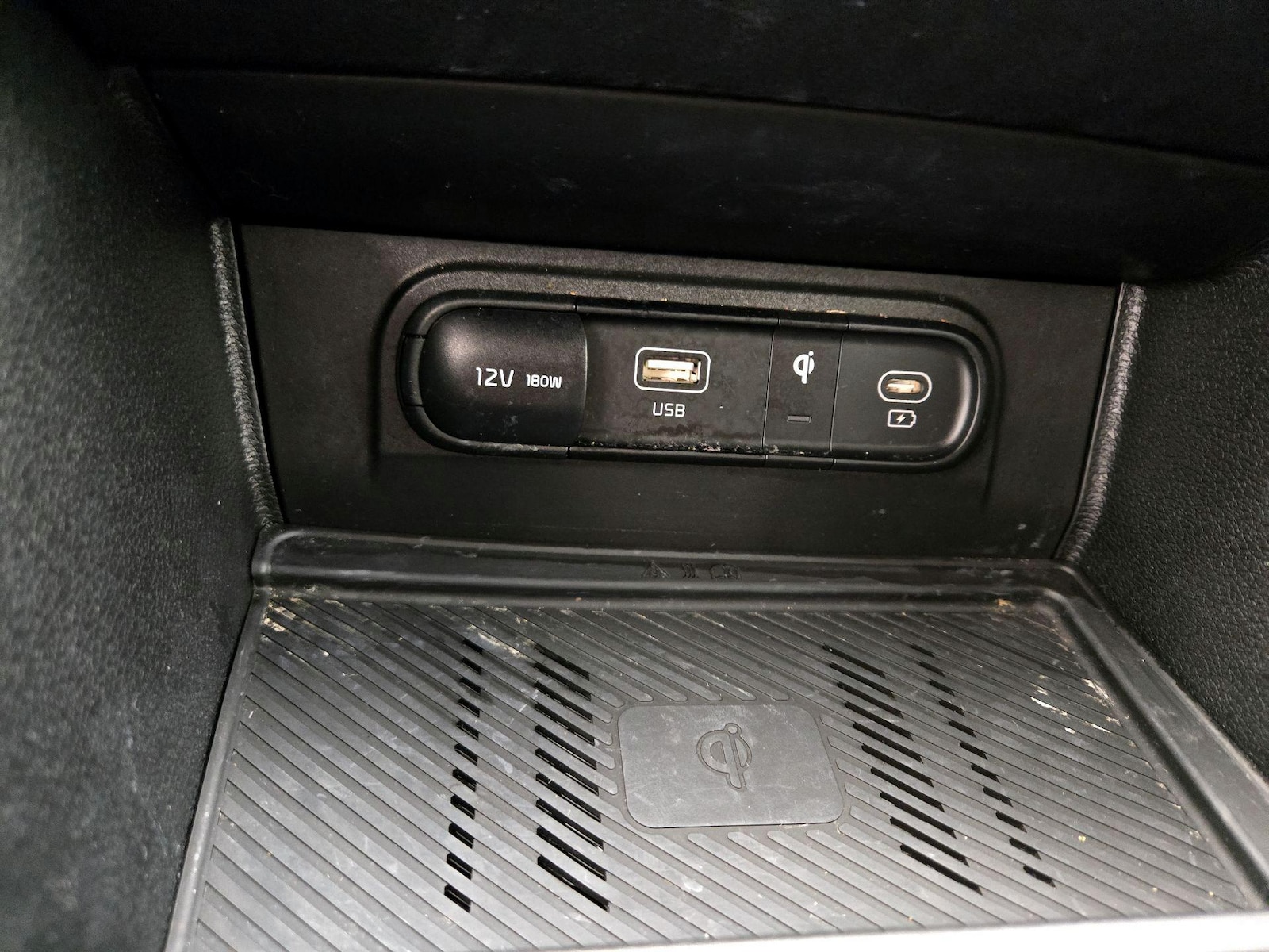 2024 Kia Sportage EX - Photo 20