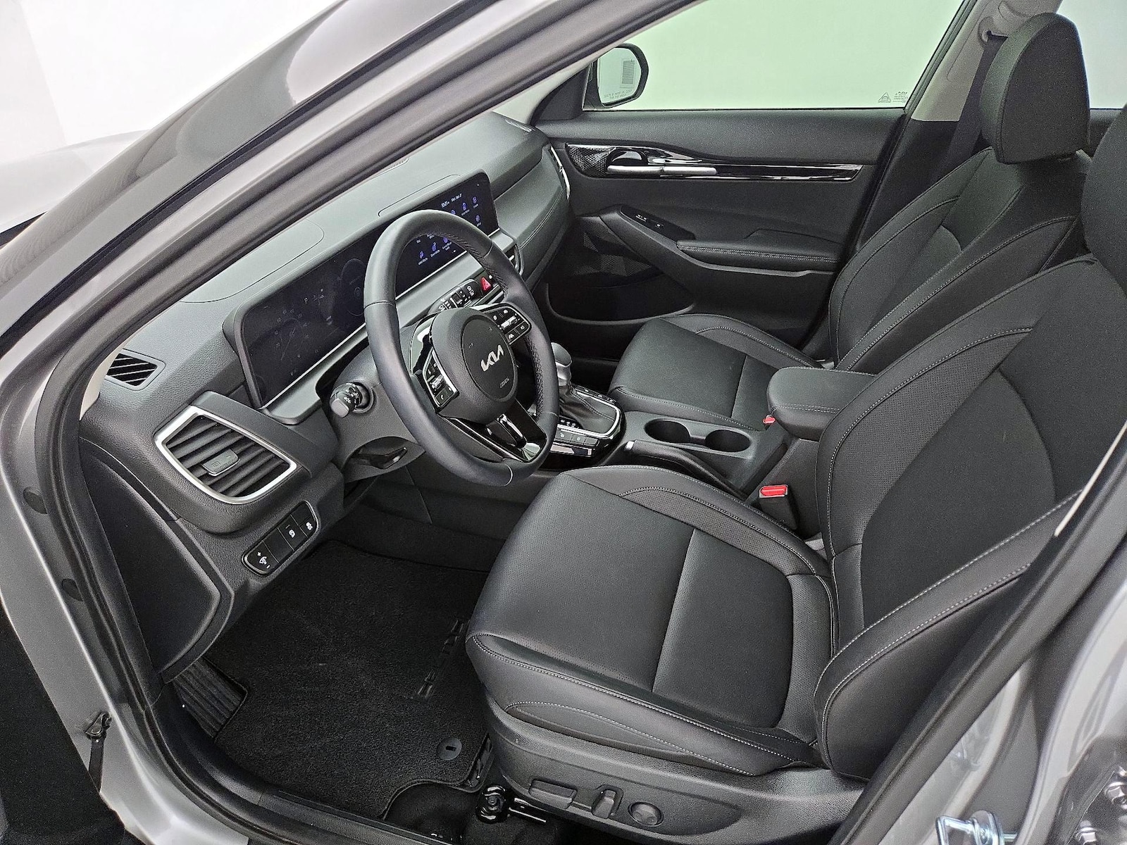 2026 Kia Seltos EX - Photo 12