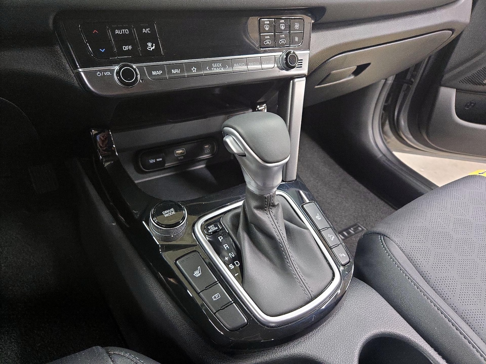 2026 Kia Seltos EX - Photo 18