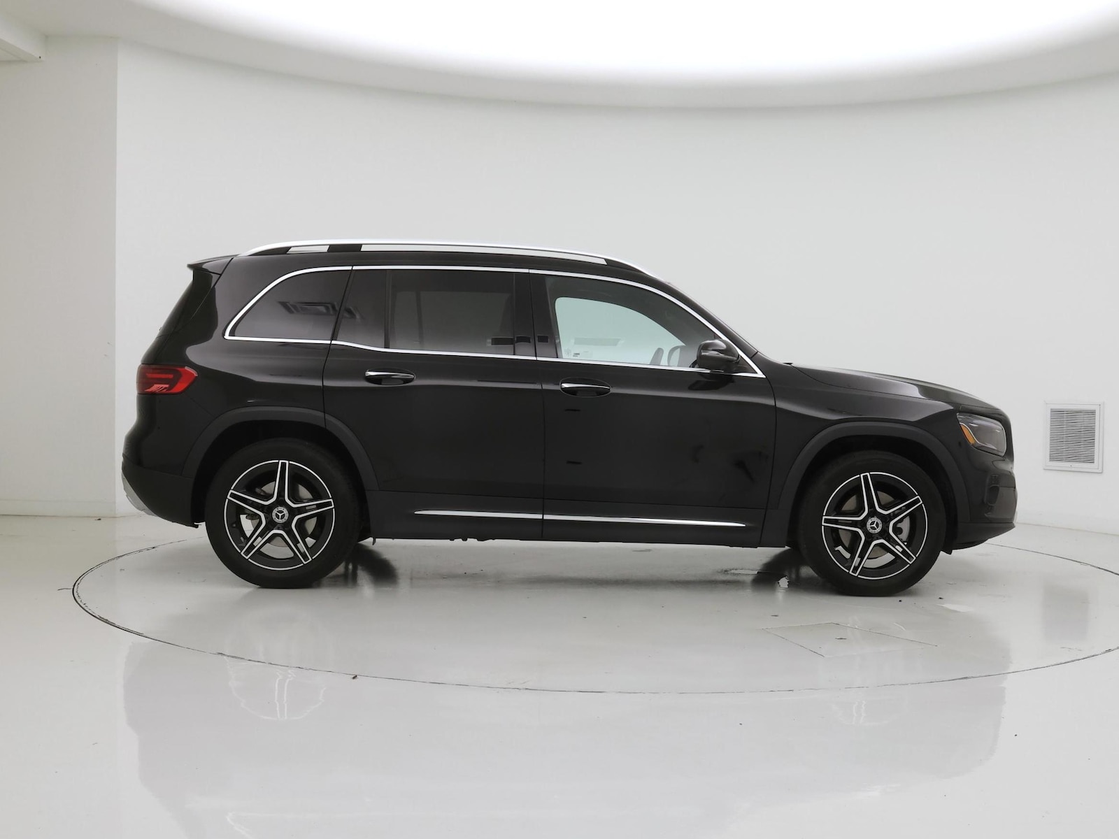 2026 Mercedes-Benz GLB GLB 250 - Photo 8
