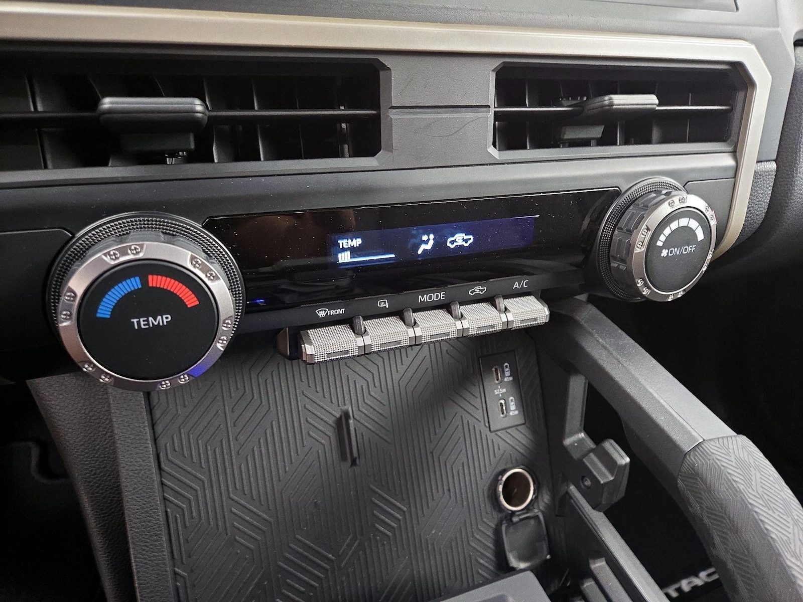 2025 Toyota Tacoma SR - Photo 17