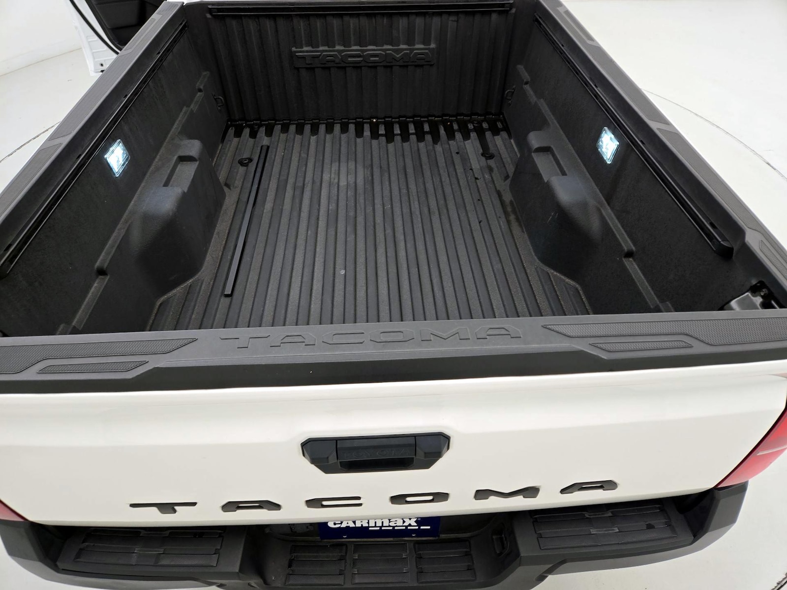 2025 Toyota Tacoma SR - Photo 20