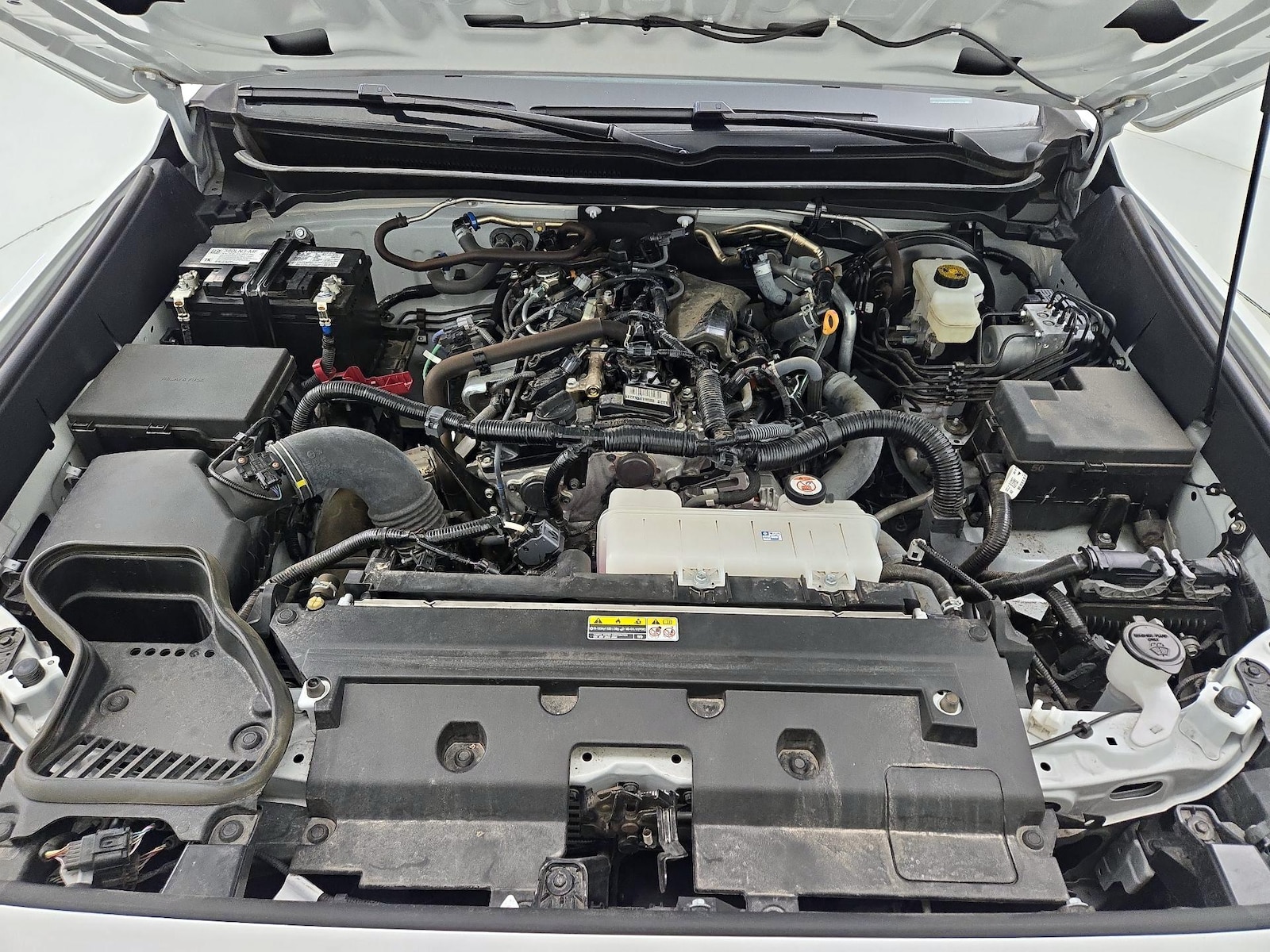 2025 Toyota Tacoma SR - Photo 21