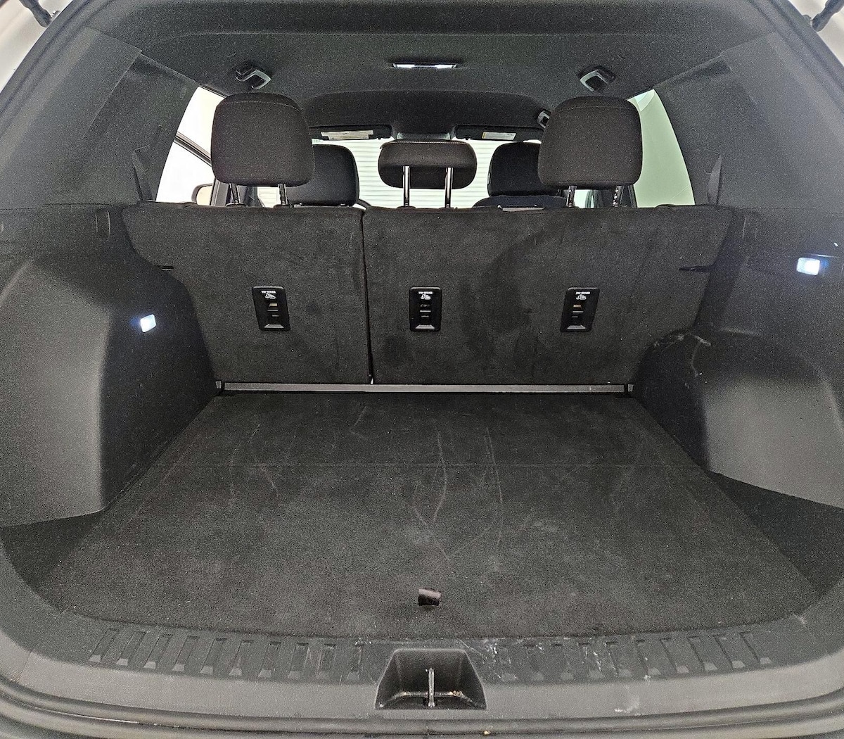 Trunk/Cargo (Seats Up)