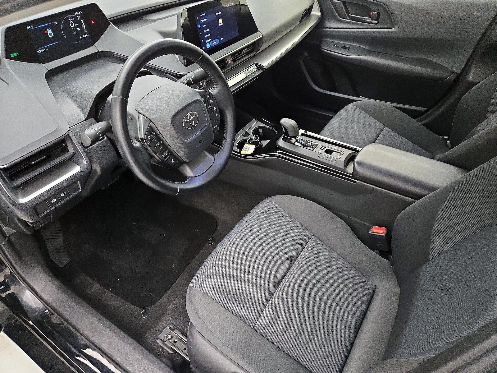 2025 Toyota Prius LE - Photo 12