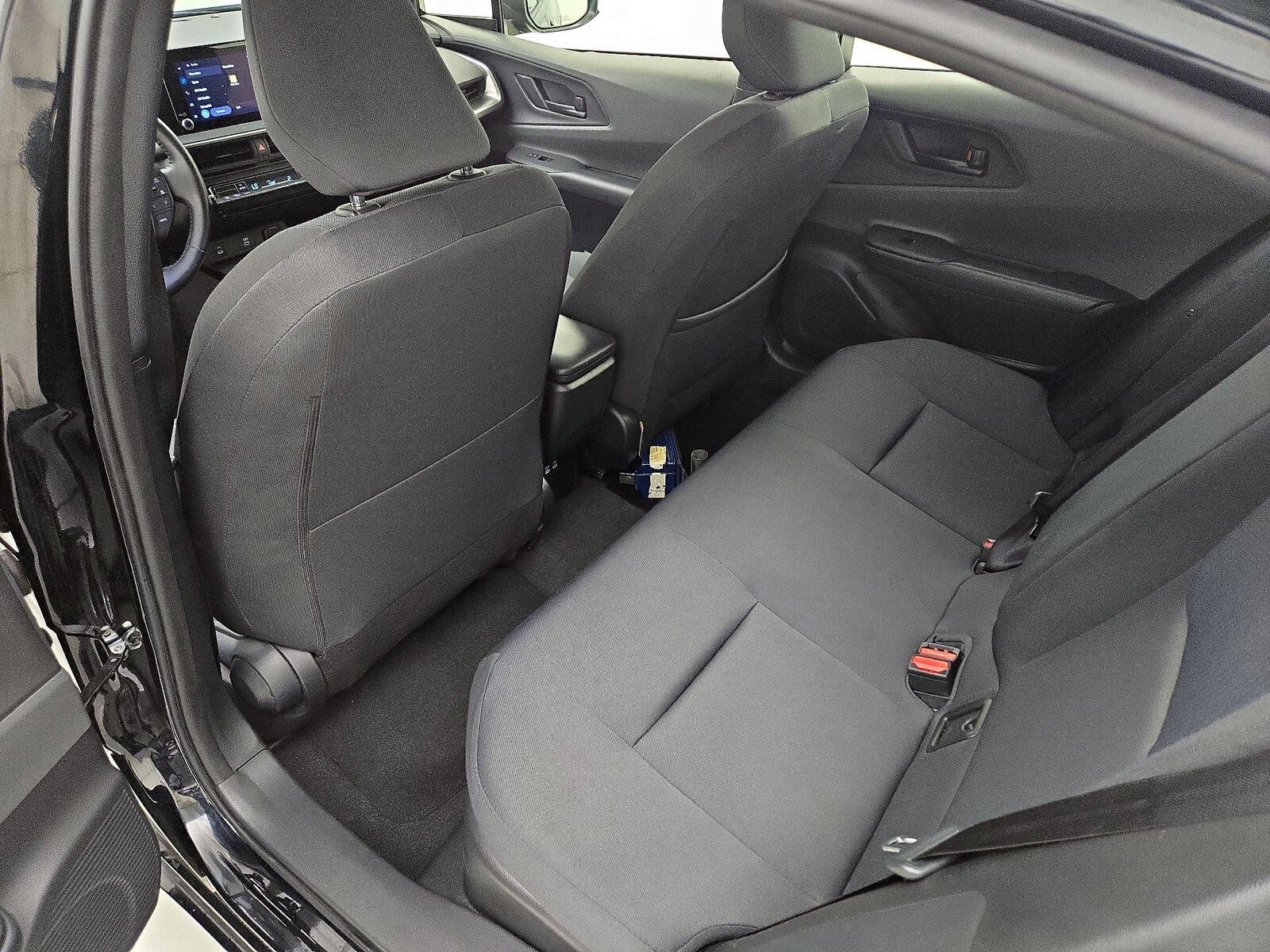 2025 Toyota Prius LE - Photo 20