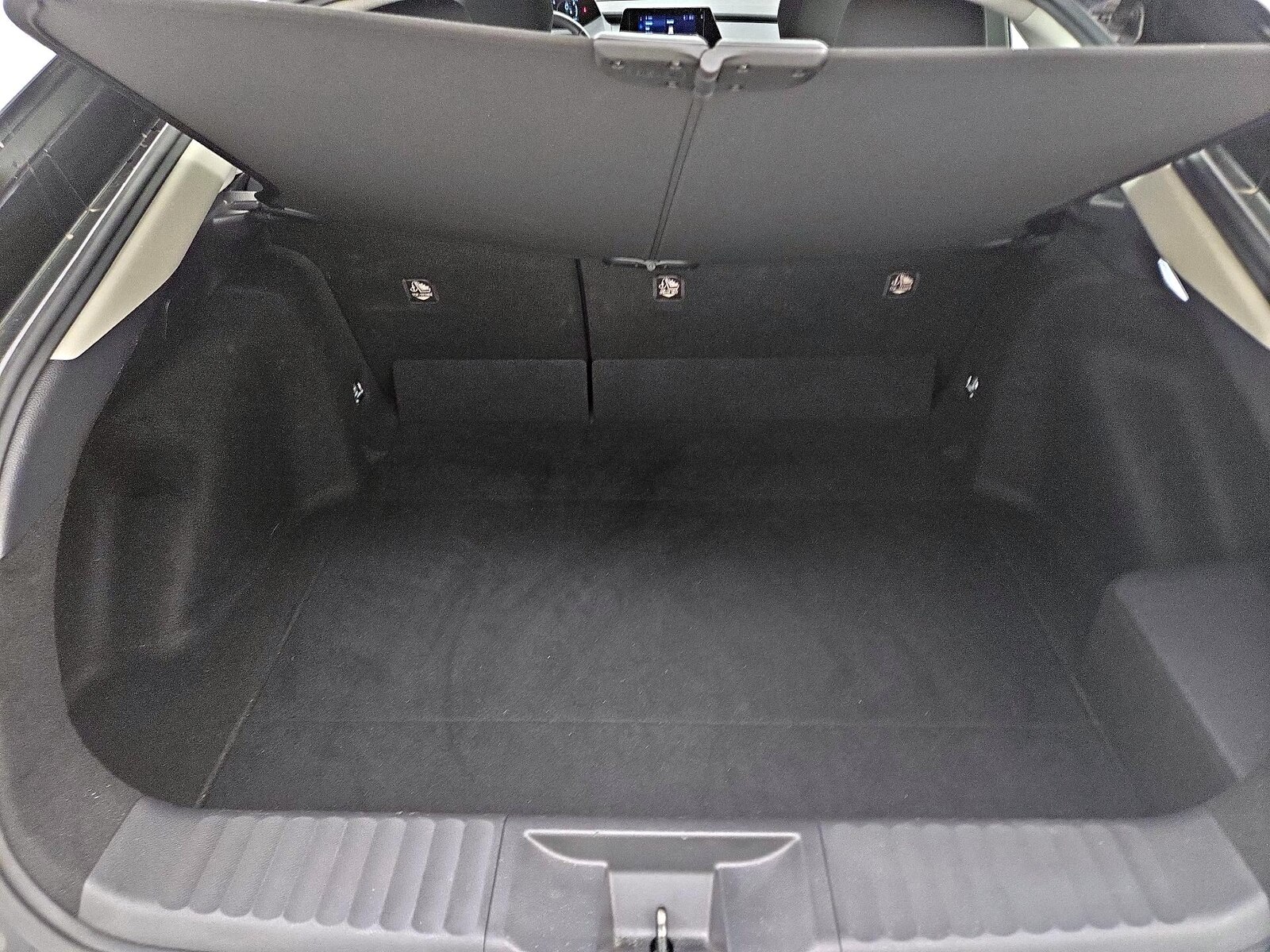 2025 Toyota Prius LE - Photo 21