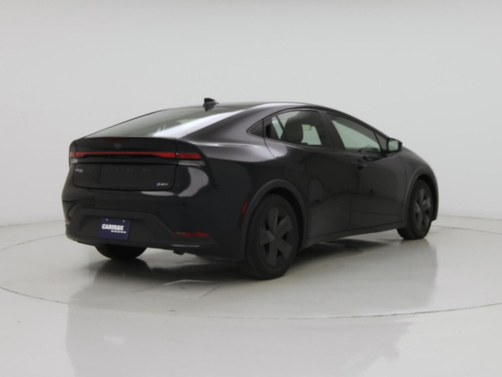 2025 Toyota Prius LE - Photo 9