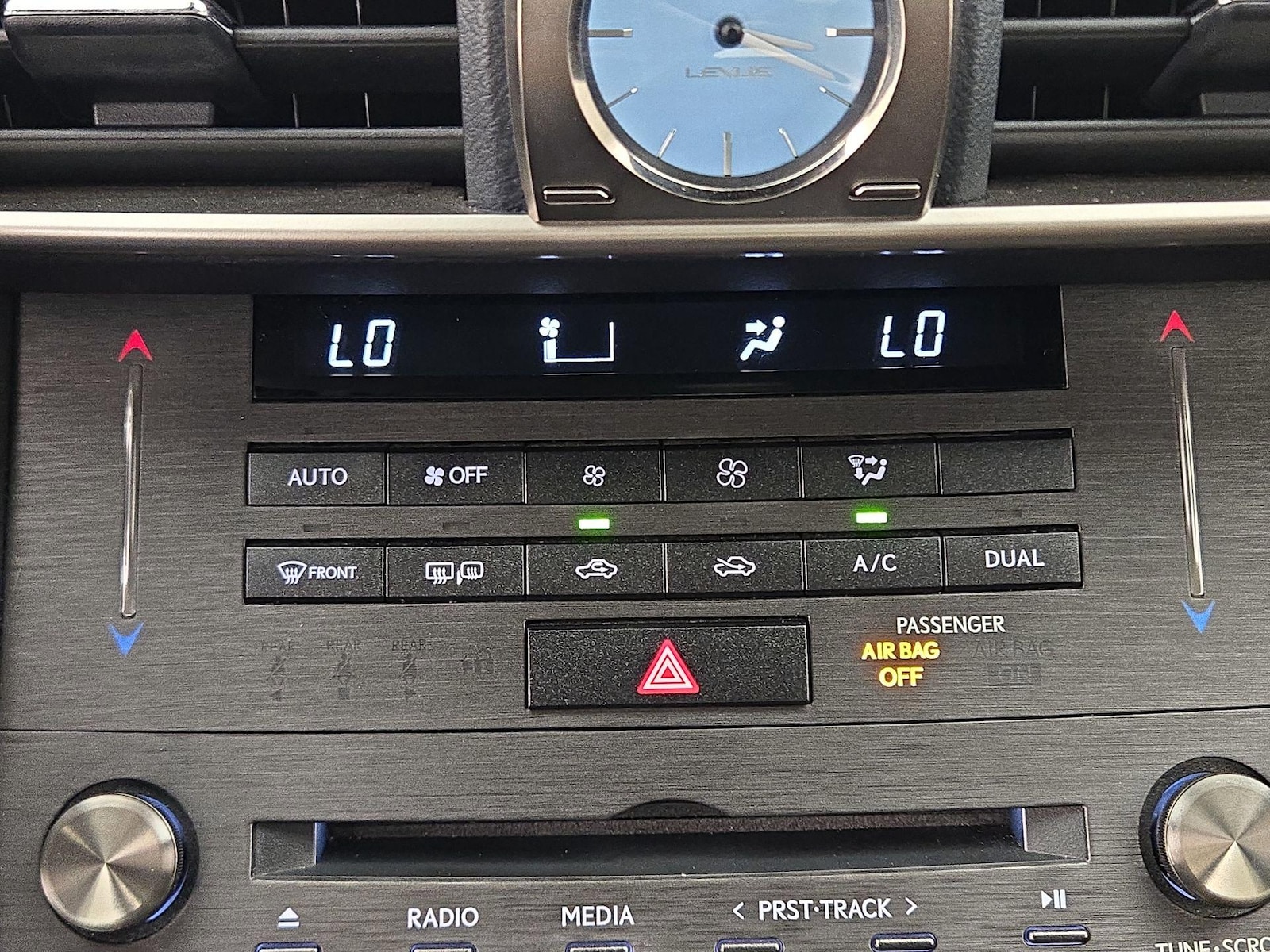 2020 Lexus IS 300 F SPORT - Photo 17