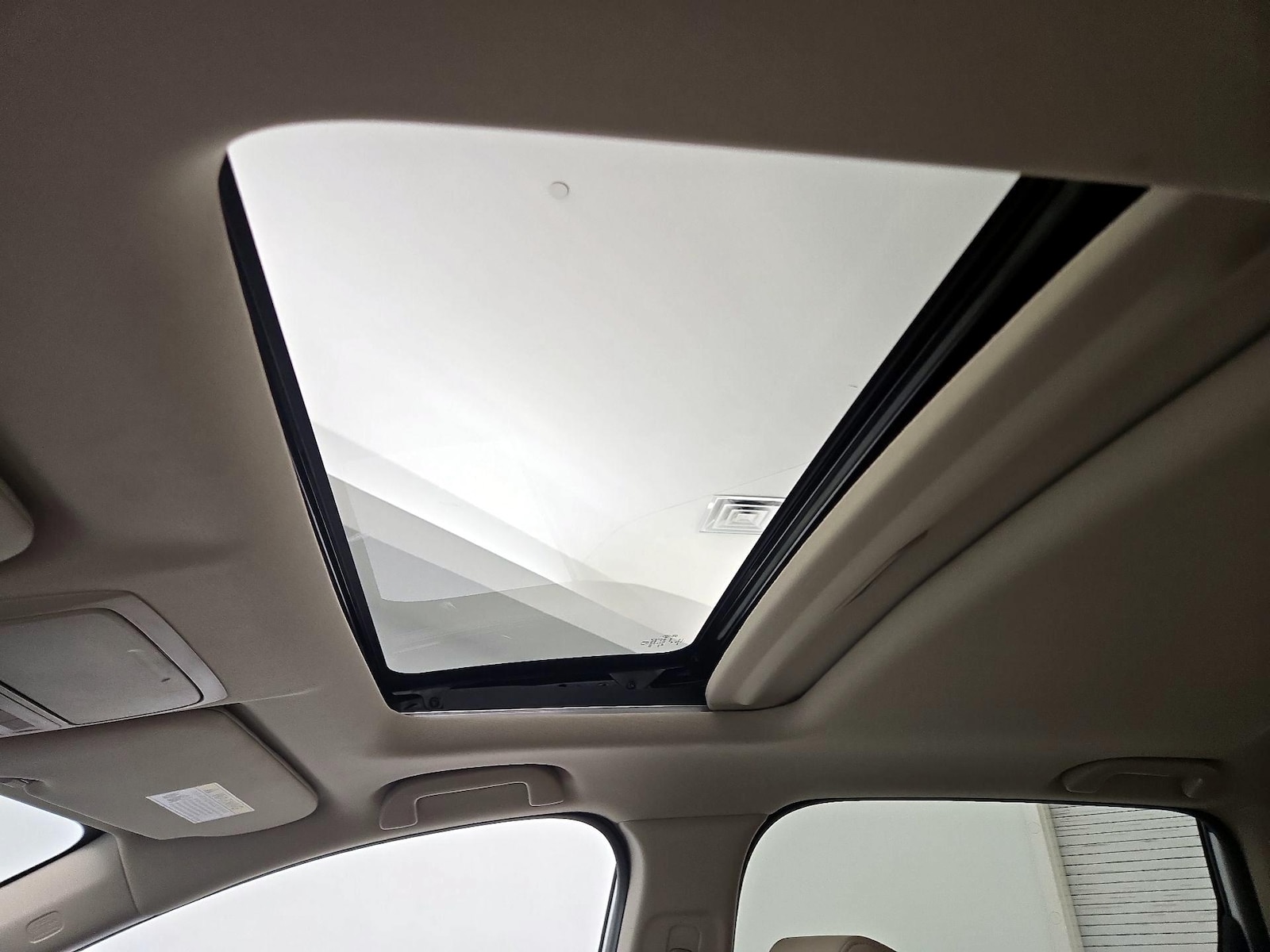 Sunroof(s) & Overhead Airbags