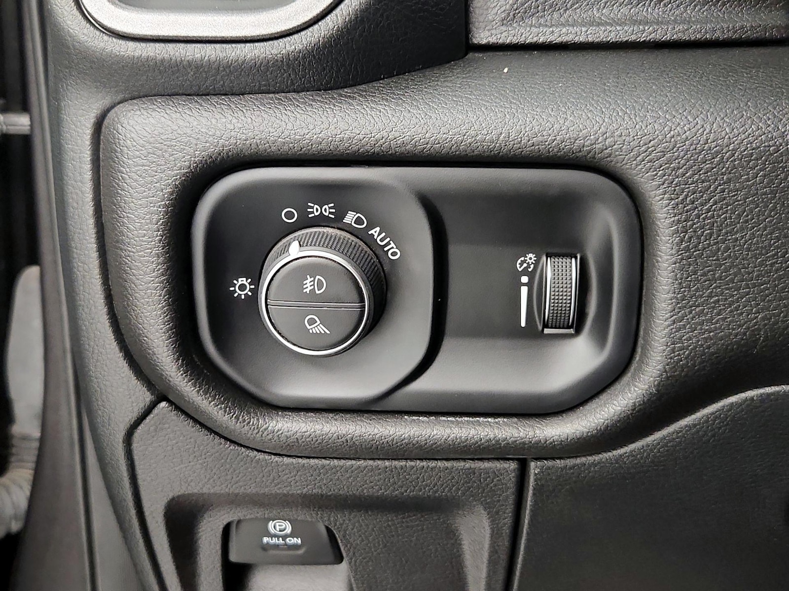 2025 RAM Ram 1500 Pickup Tradesman - Photo 14