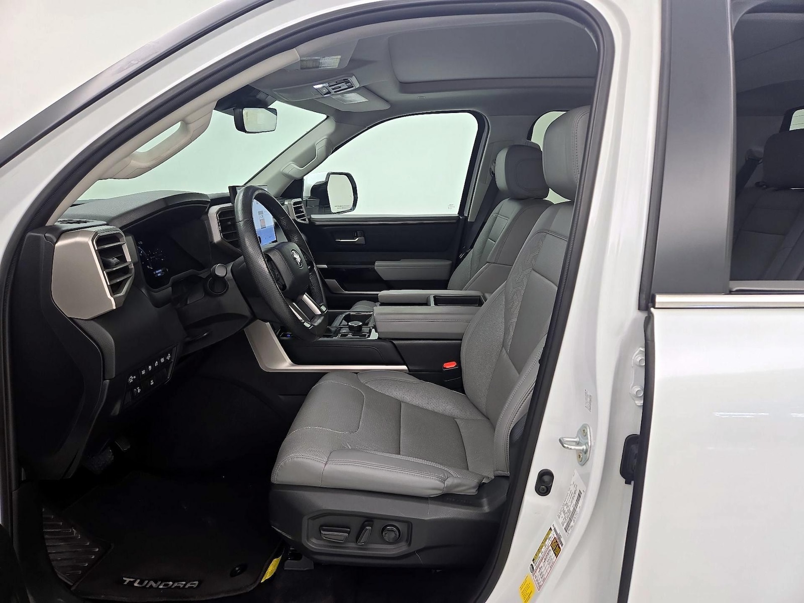 2024 Toyota Tundra Limited - Photo 12