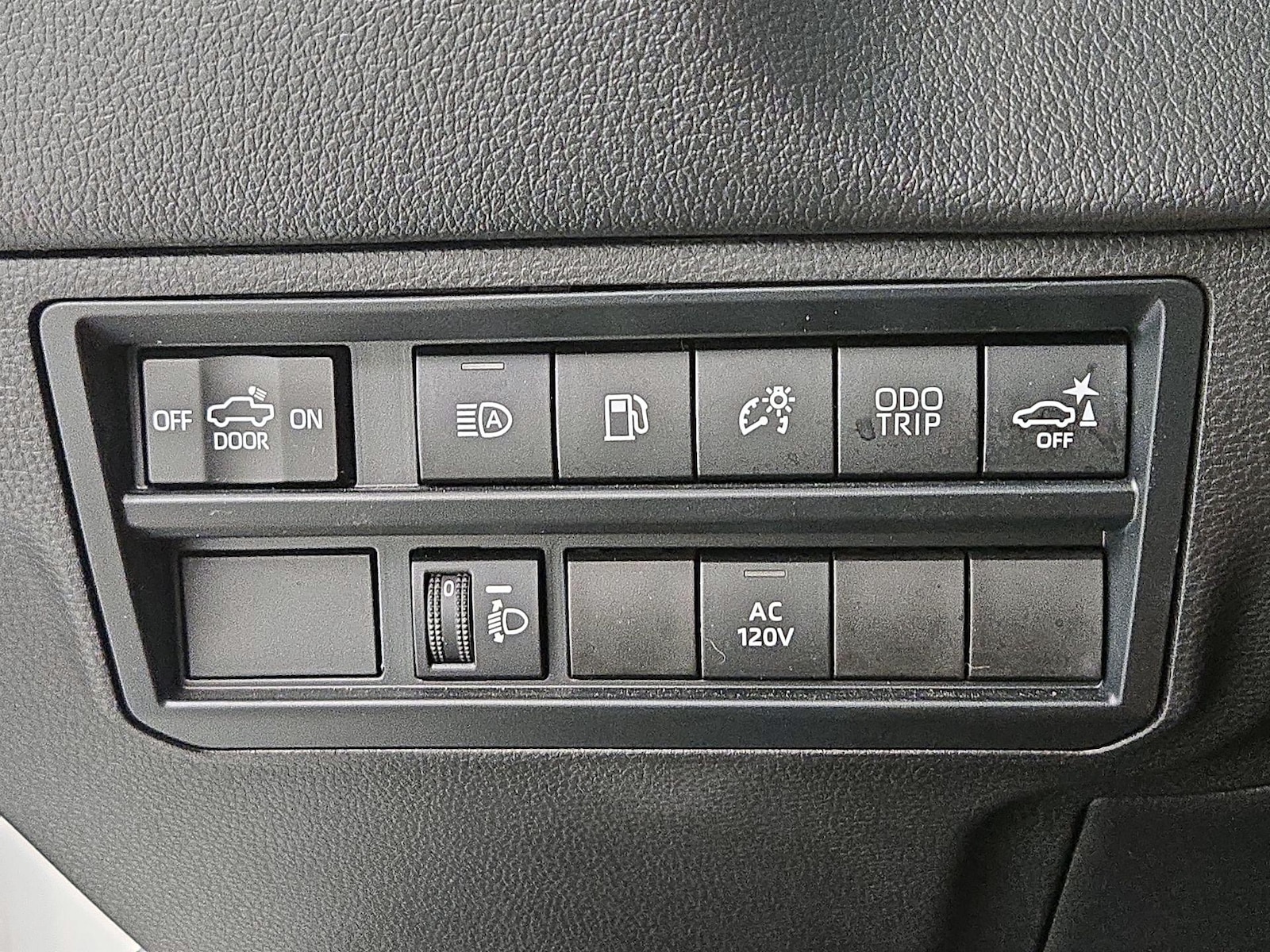 2024 Toyota Tundra Limited - Photo 14