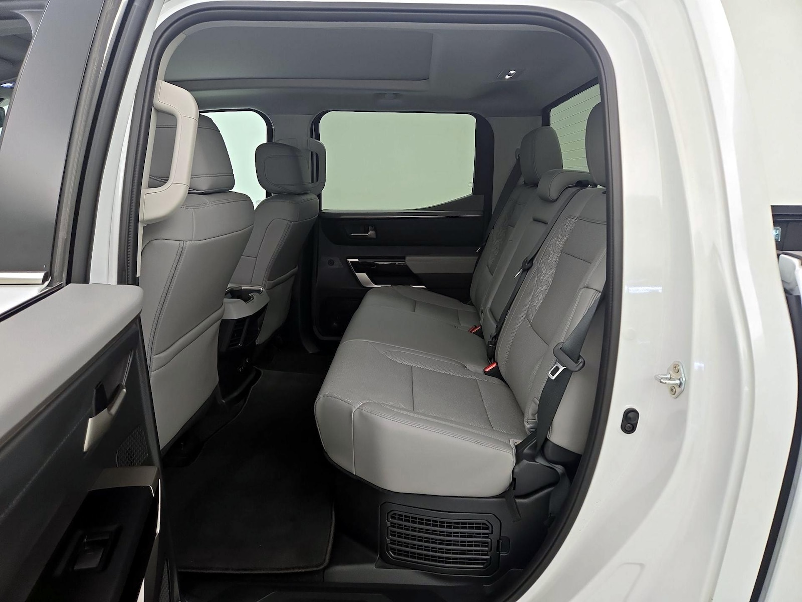 2024 Toyota Tundra Limited - Photo 20