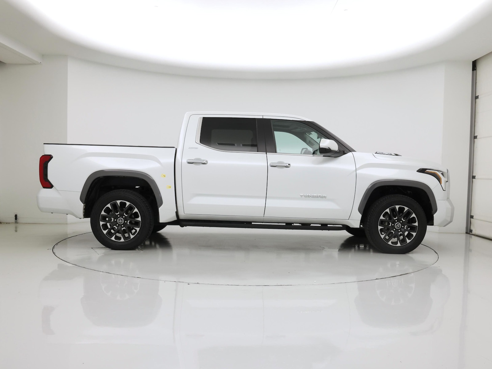 2024 Toyota Tundra Limited - Photo 8