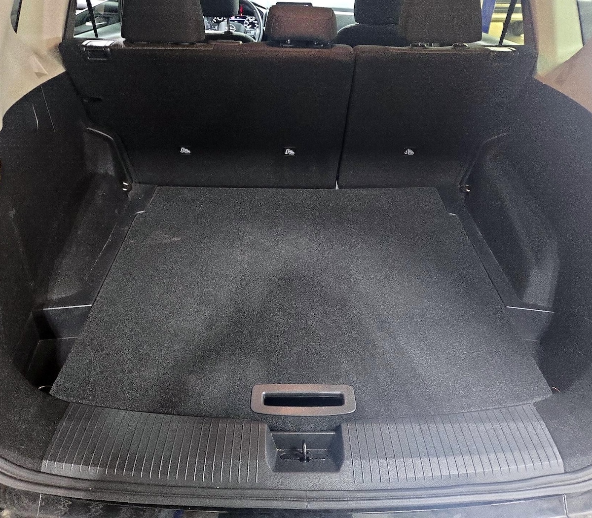 Trunk/Cargo (Seats Up)