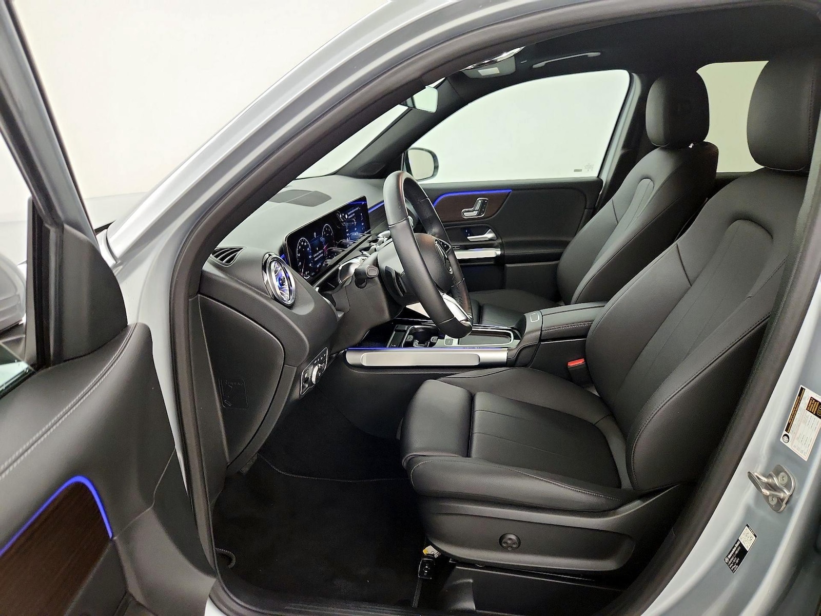 Power Seat(s) & Side Airbags