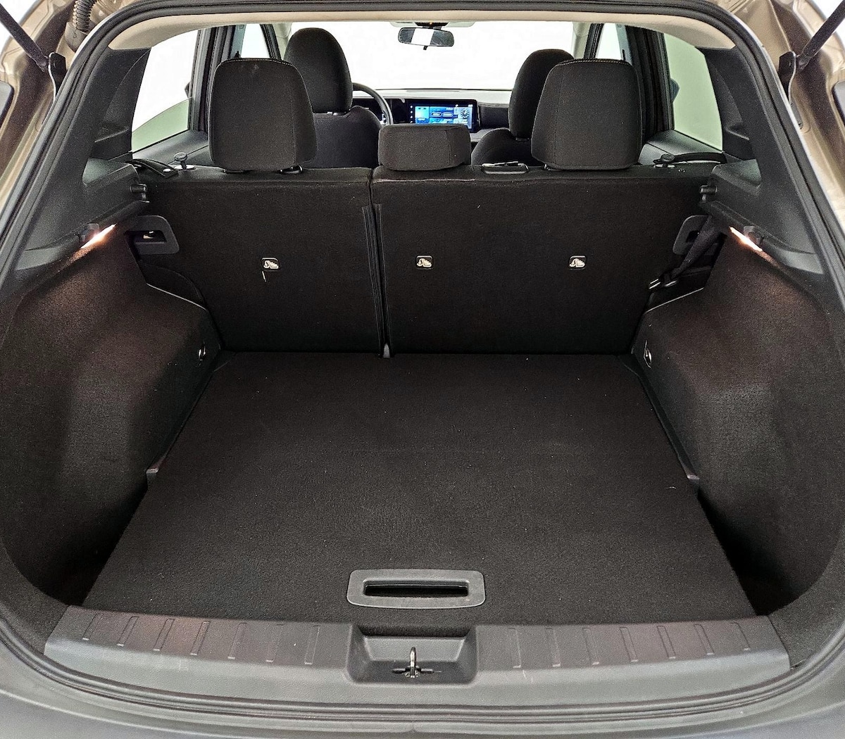 Trunk/Cargo (Seats Up)