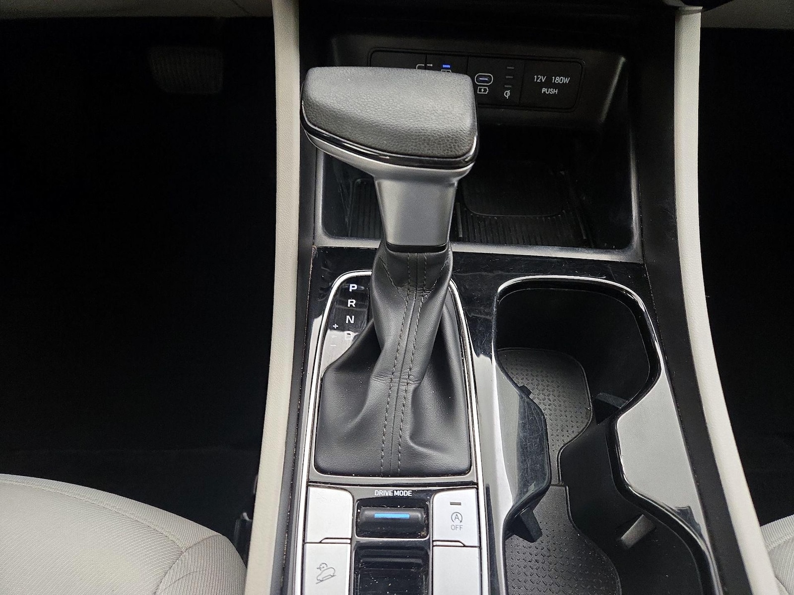 2025 Hyundai Tucson SEL - Photo 18