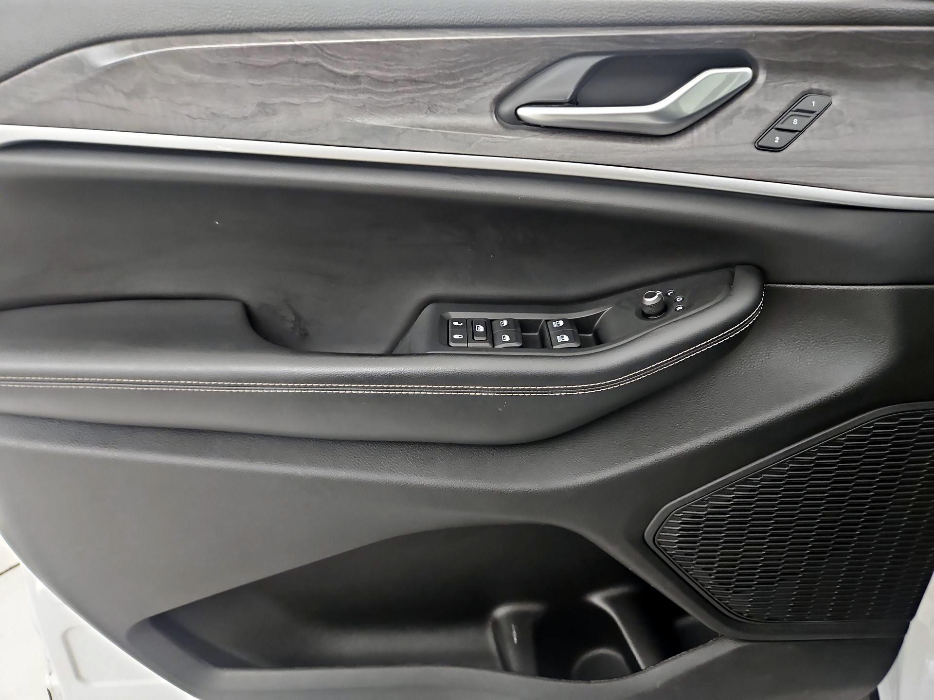 Thumbnail: 2023 Jeep Grand Cherokee - 12